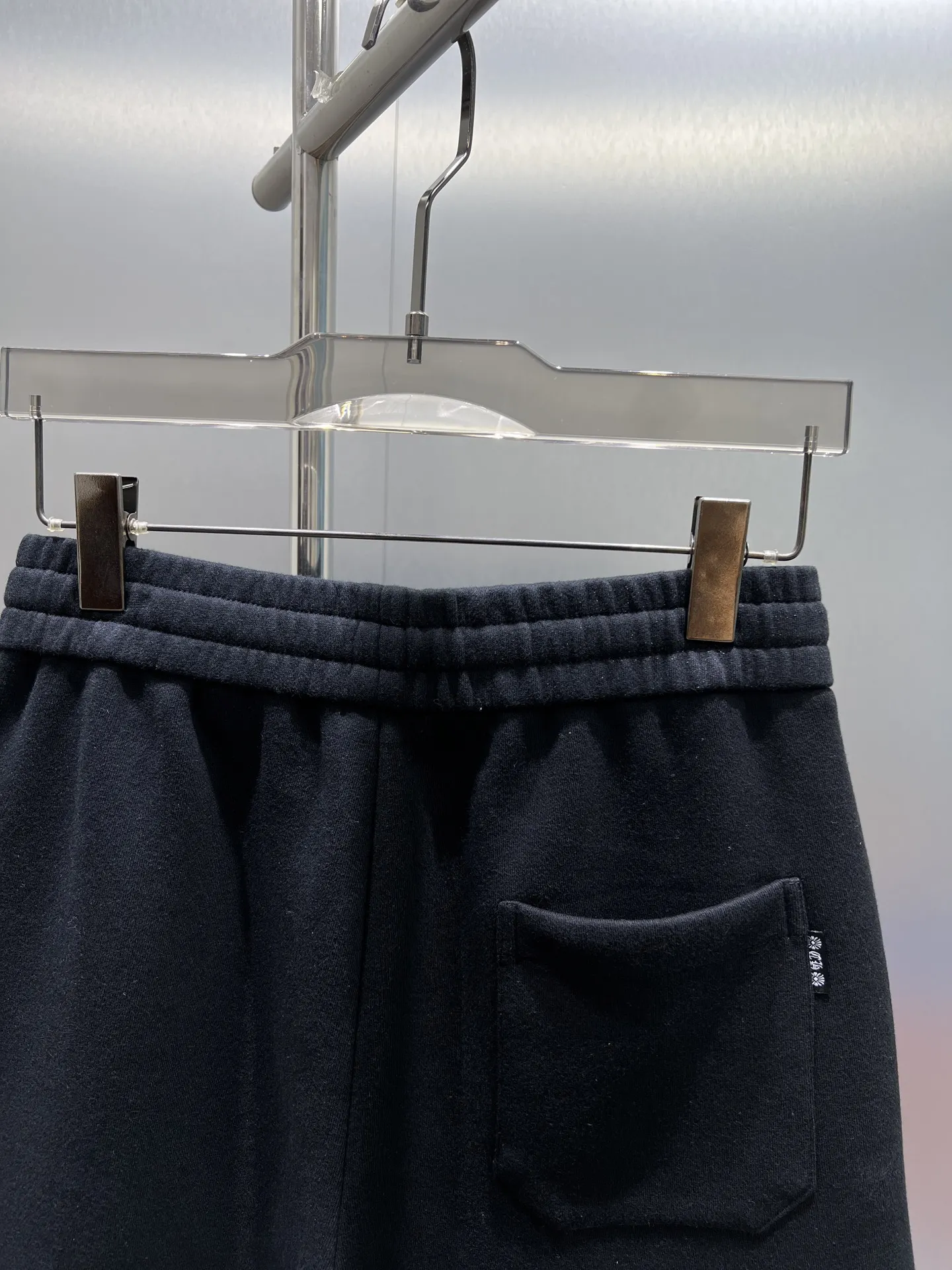 Laser-Cut Logo Appliqué Sweat Shorts D21012015 — view 7