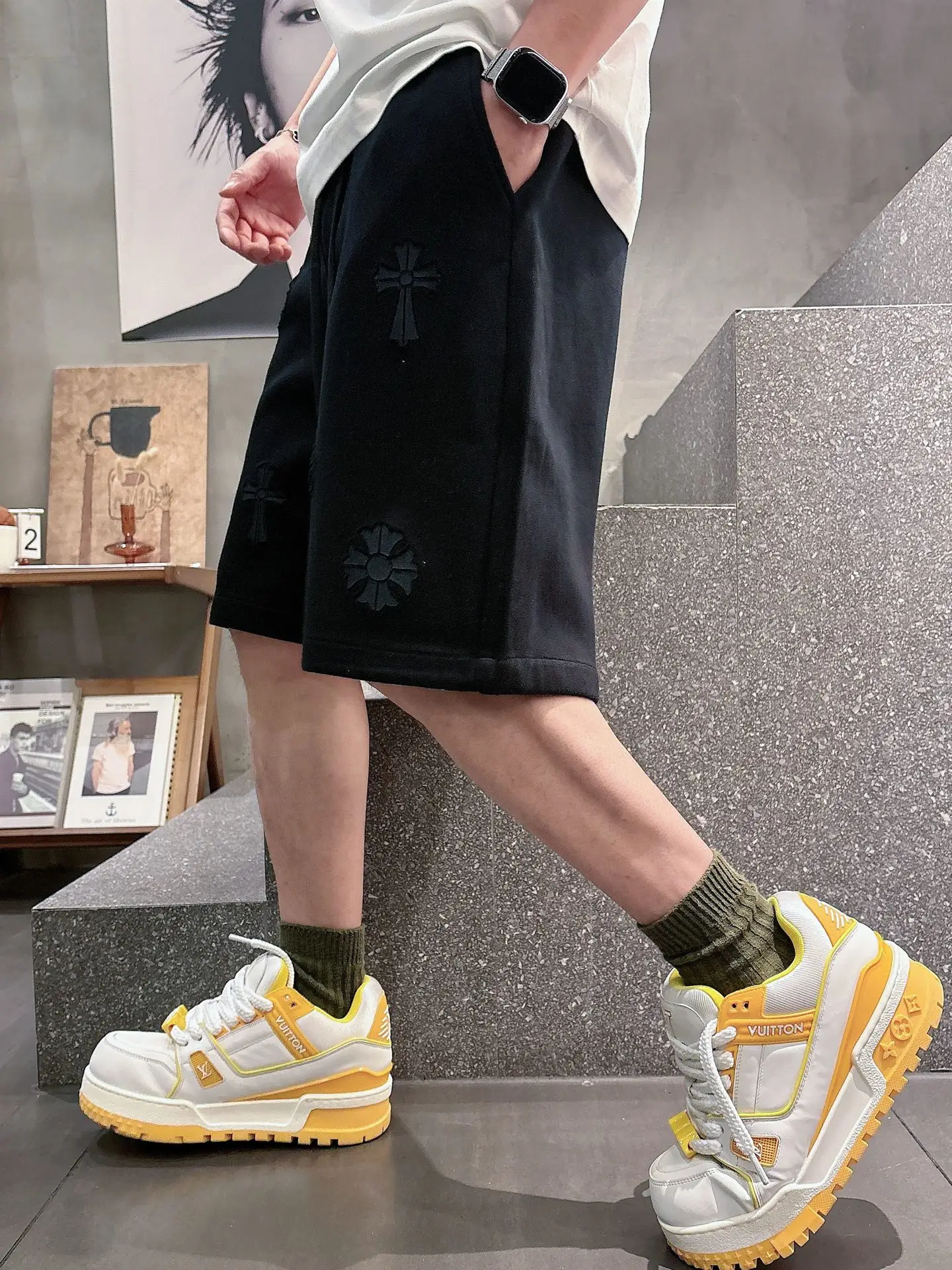 Laser-Burned Logo Cotton Shorts D21012039 — view 3