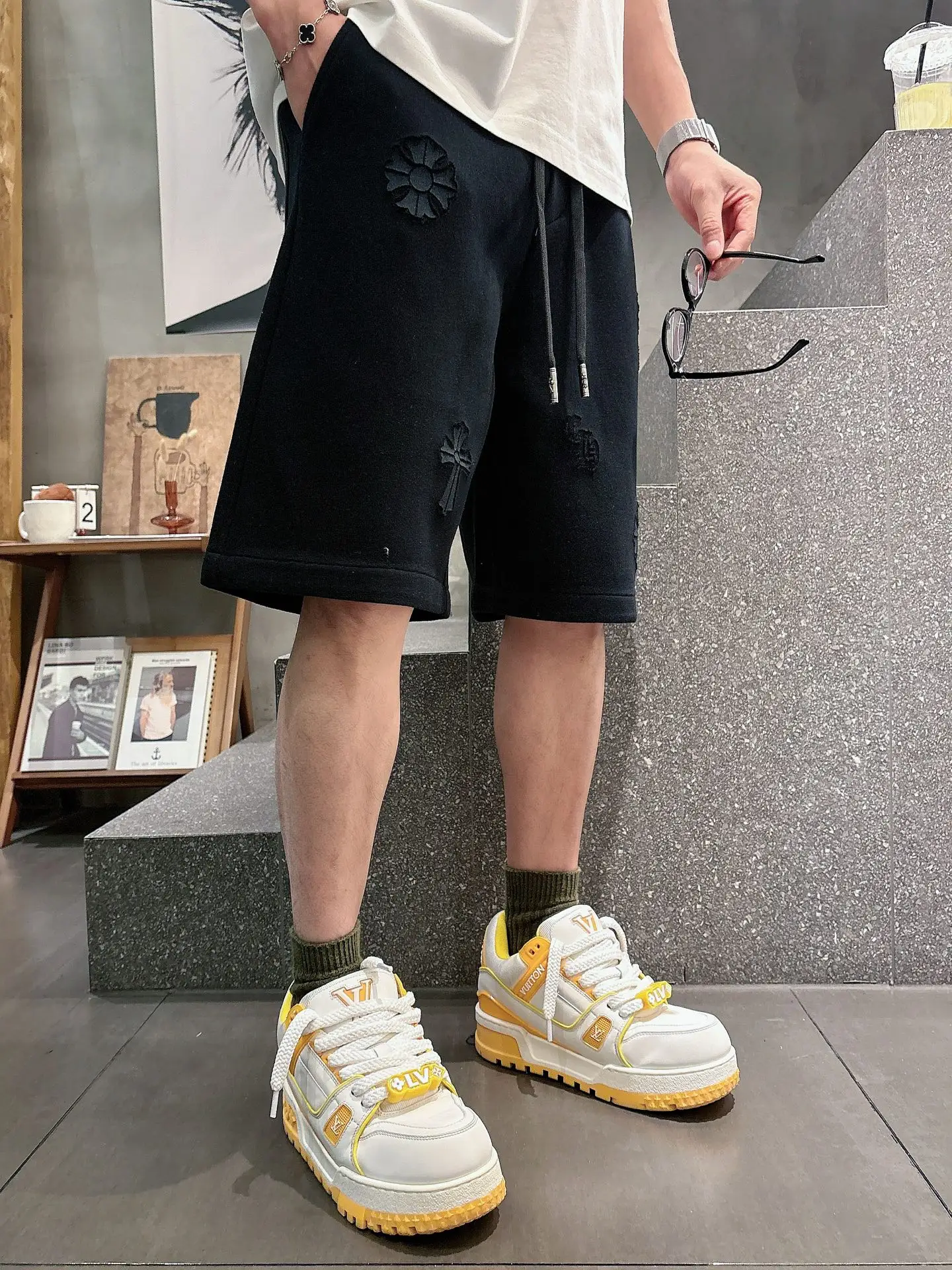 Laser-Burned Logo Cotton Shorts D21012039 — view 4