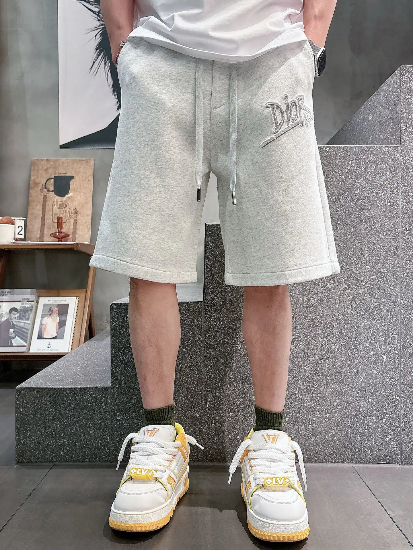 Logo Embroidered Cotton-Blend Shorts D21012042 — view 3
