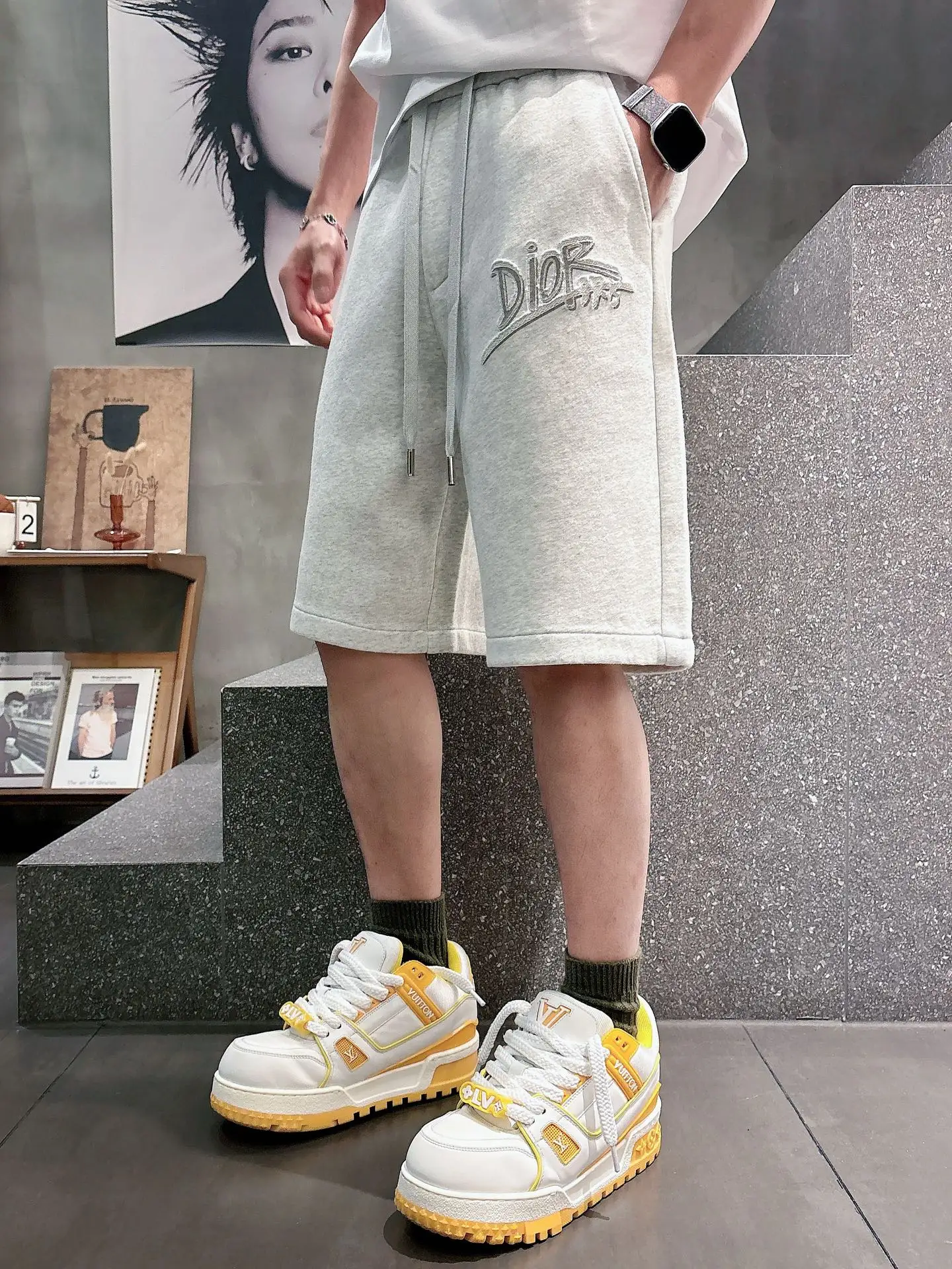 Logo Embroidered Cotton-Blend Shorts D21012042 — view 4