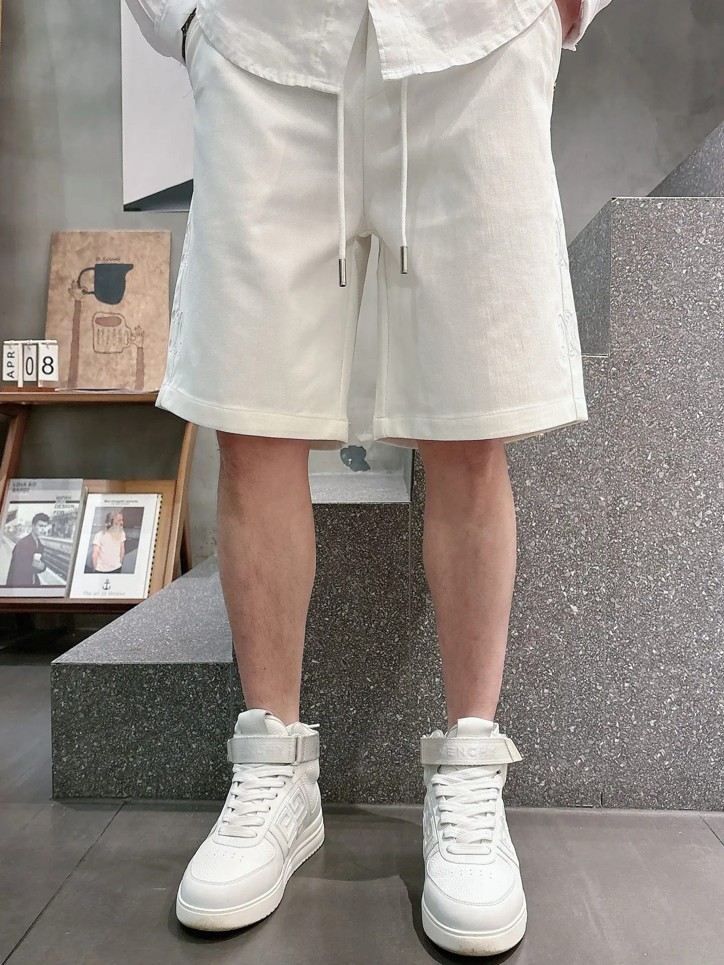 Embossed Logo Denim Drawstring Shorts D18011032
