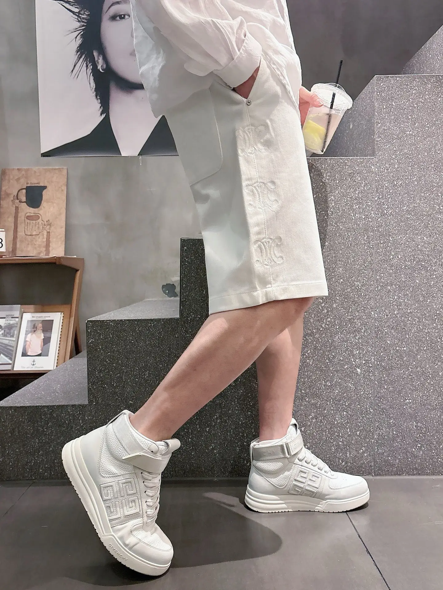 Embossed Logo Denim Drawstring Shorts D18011032 — view 6