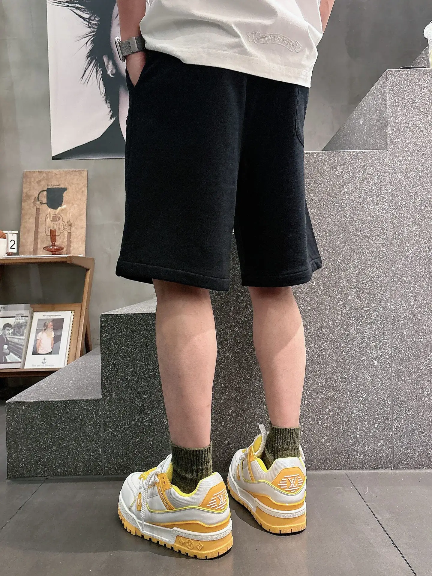 Embroidered Logo Cotton-Jersey Shorts D21012035 — view 4