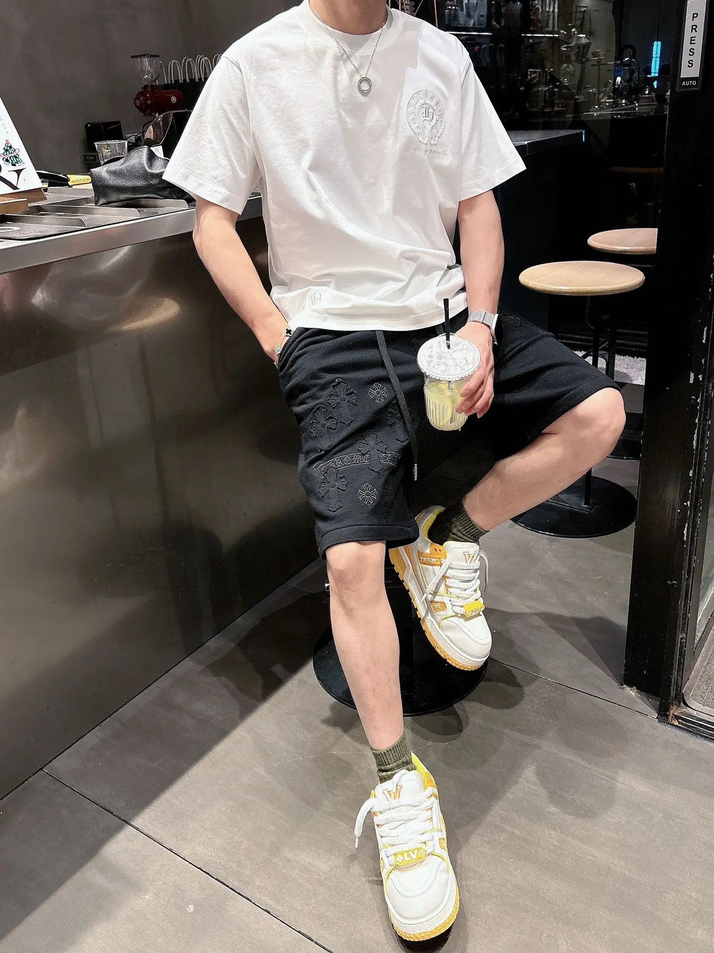 Embroidered Logo Cotton-Jersey Shorts D21012035 — view 7