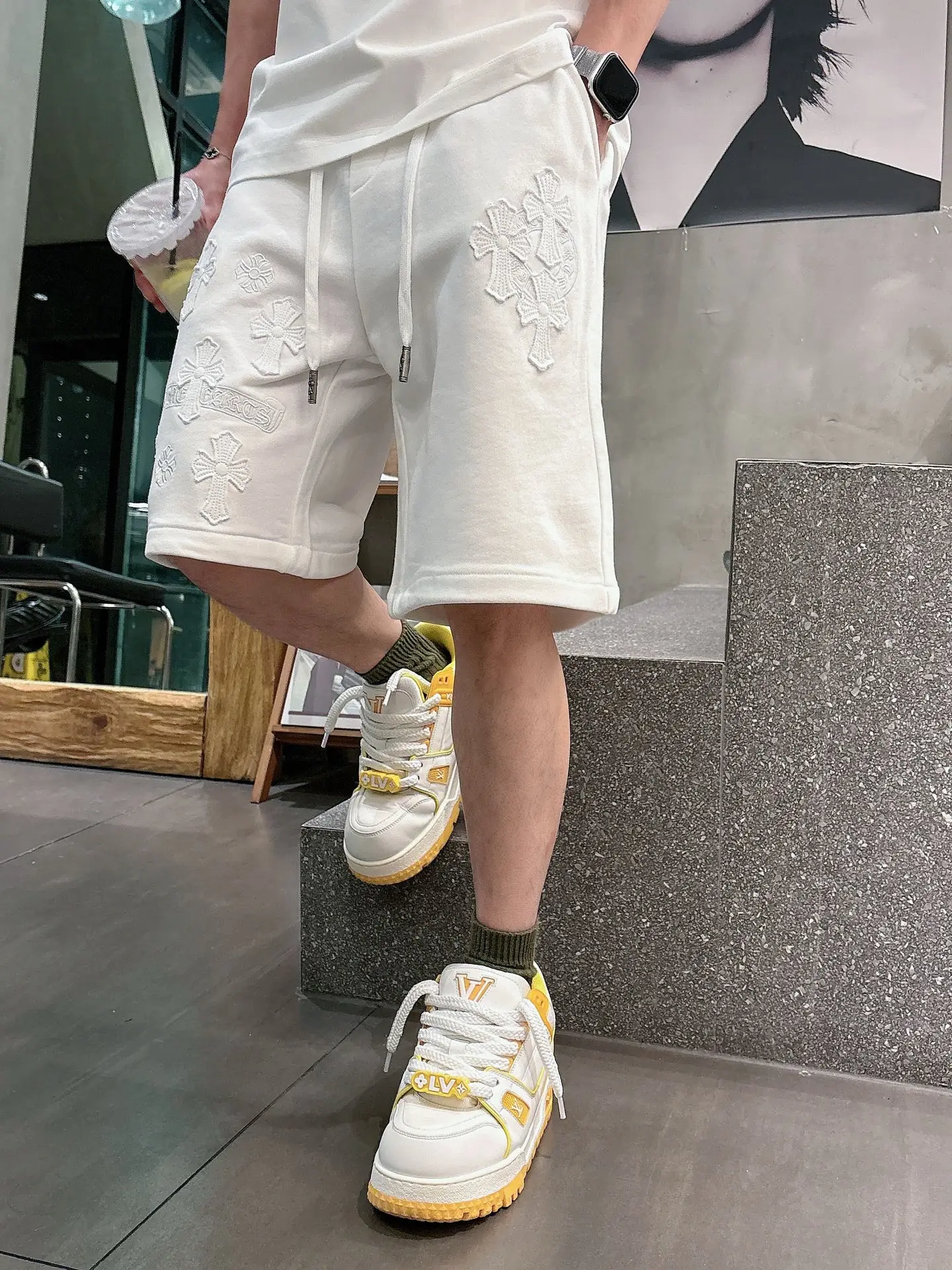 Embroidered Cross Patch Sweat Shorts D21012034 — view 4