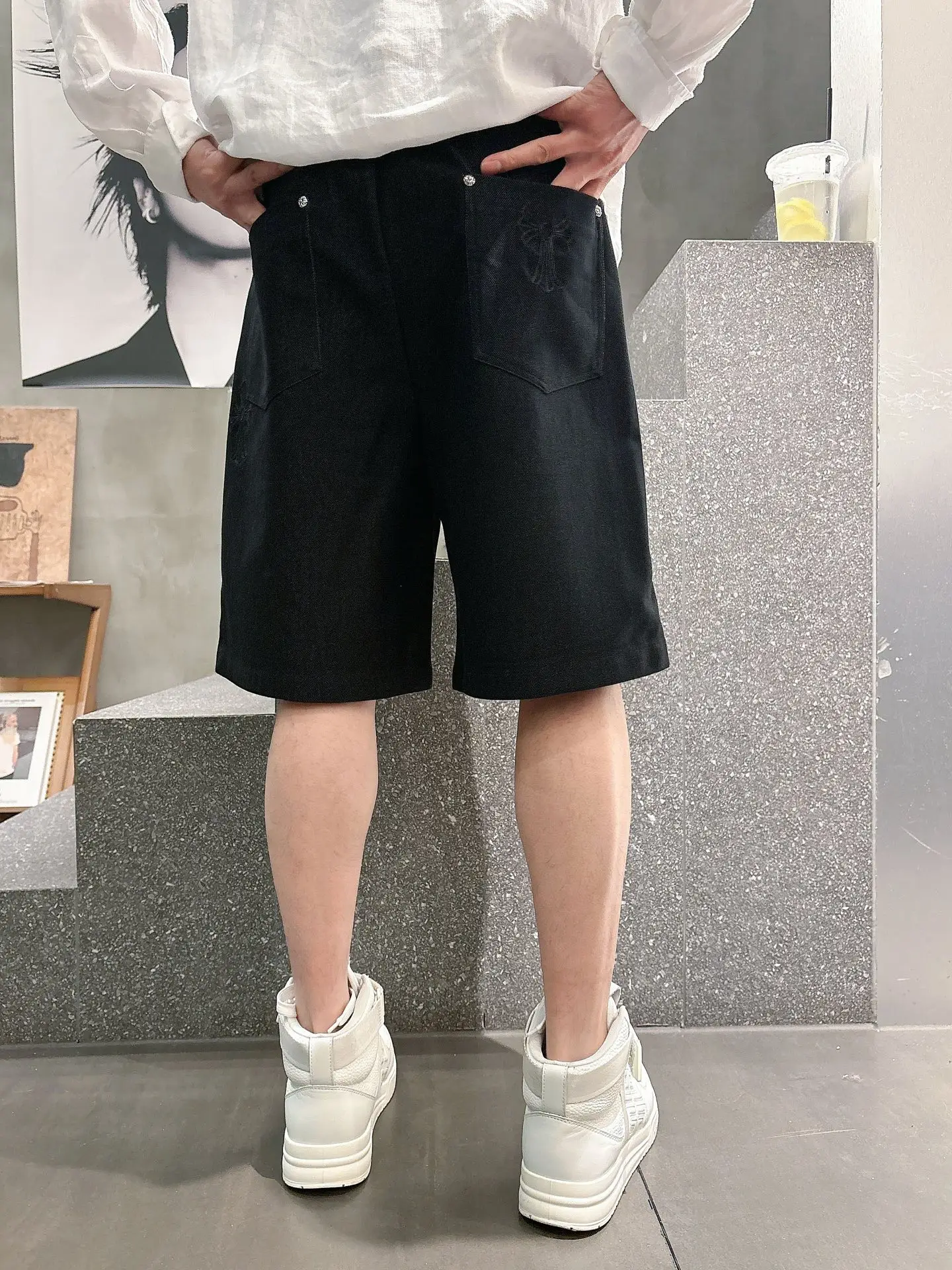Embroidered Logo Denim Shorts D18011031 — view 6