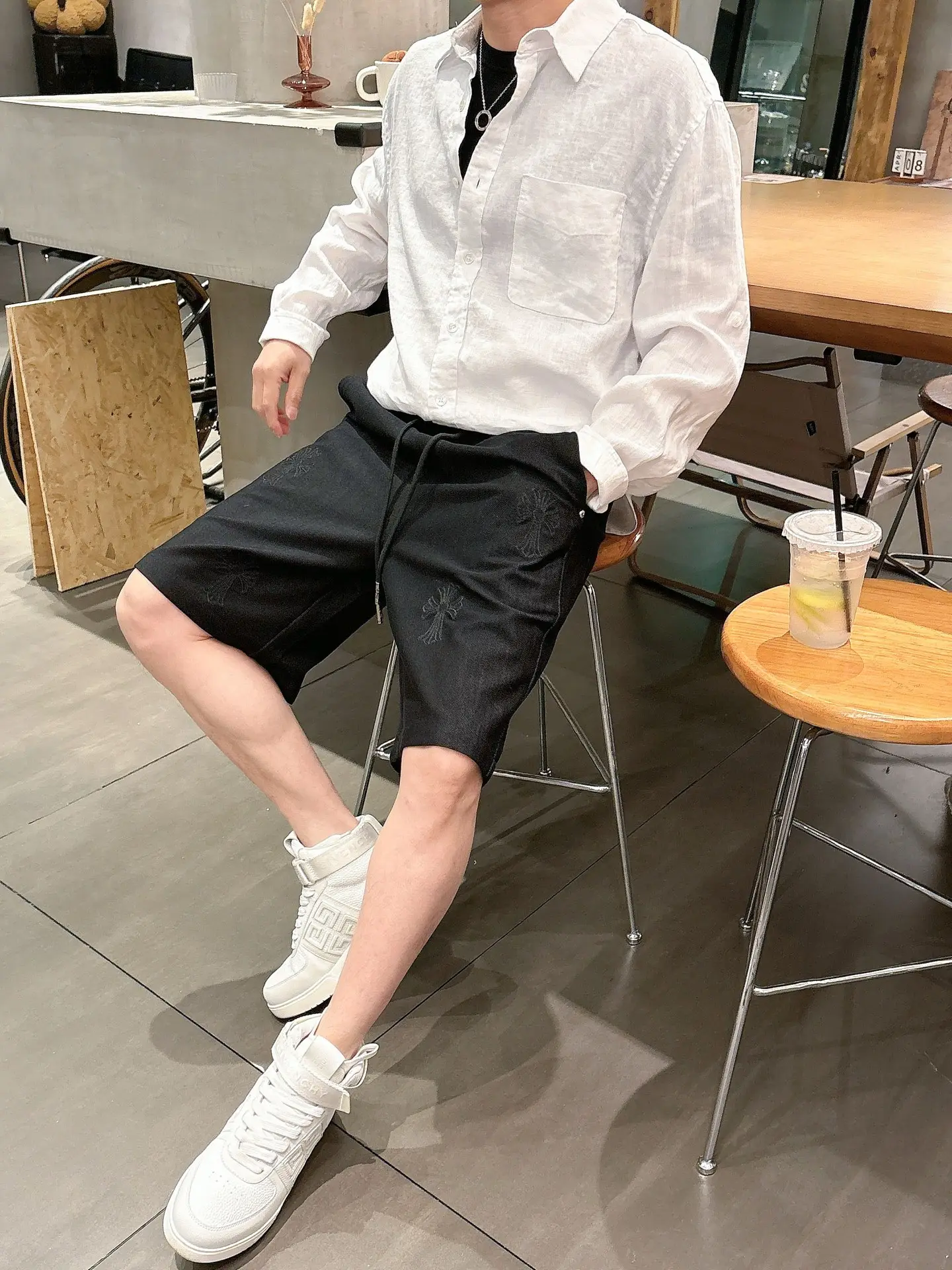 Embroidered Logo Denim Shorts D18011031 — view 8