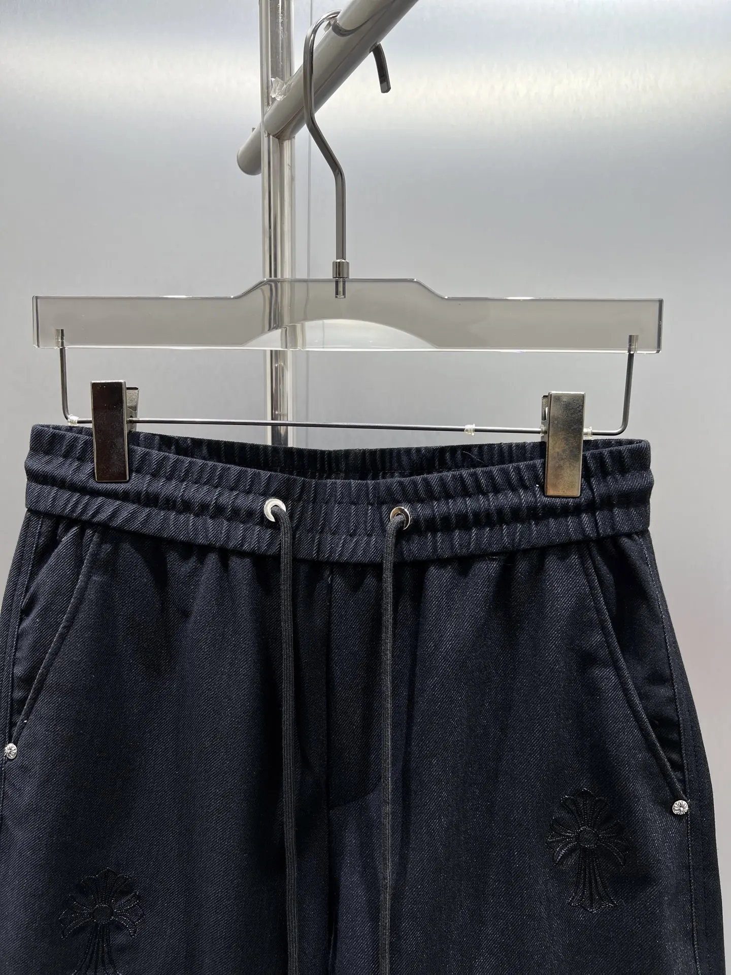 Embroidered Logo Denim Drawstring Shorts D21012001 — view 3