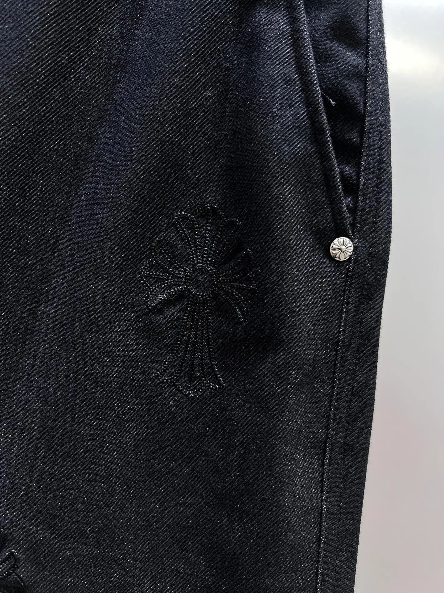 Embroidered Logo Denim Drawstring Shorts D21012001 — view 6