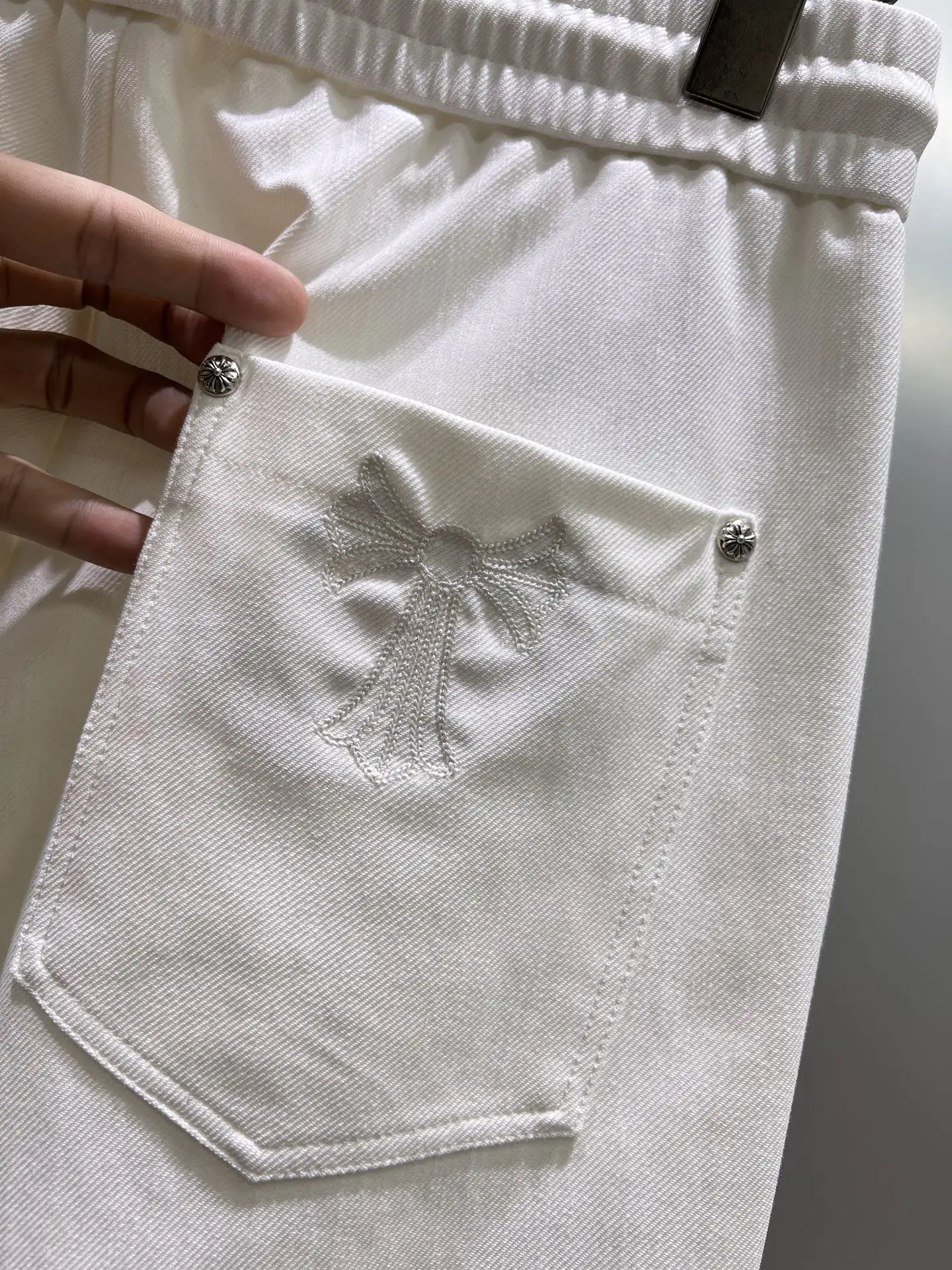 Embroidered Logo Denim Shorts D21012000 — view 8