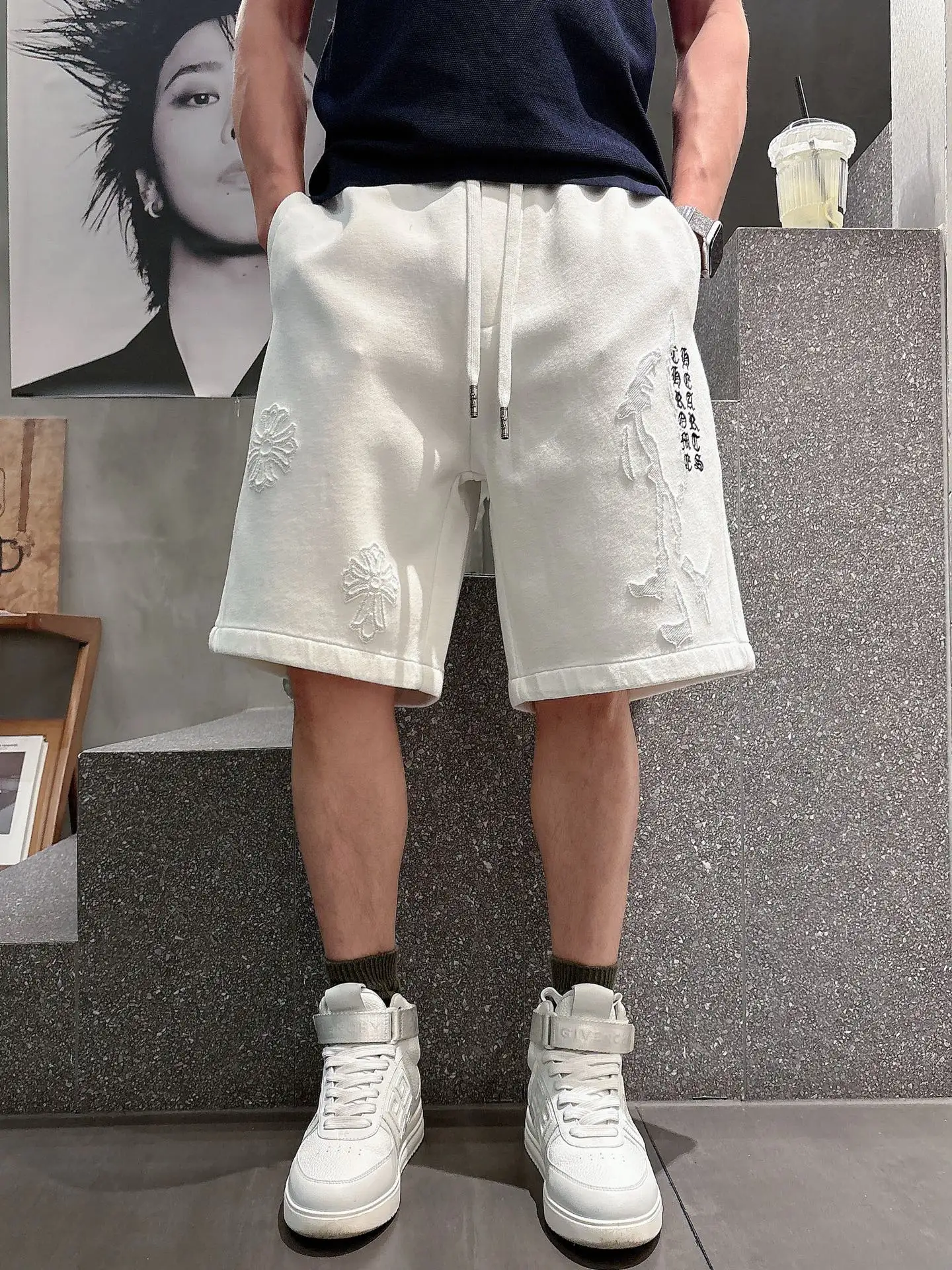 Embroidered Logo Casual Shorts D18011026