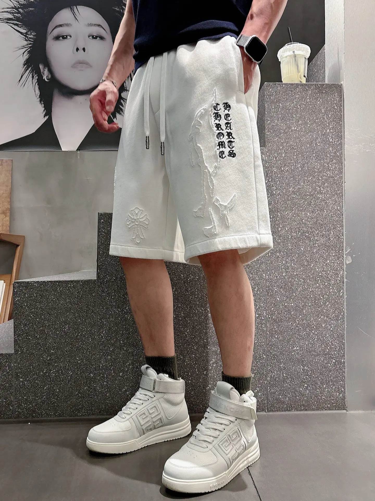 Embroidered Logo Casual Shorts D18011026 — view 6