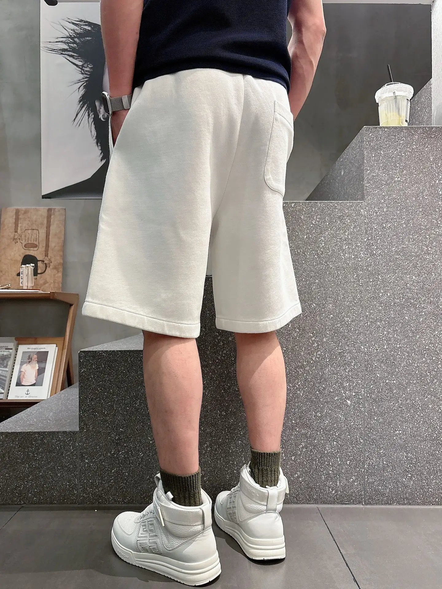 Embroidered Logo Casual Shorts D18011026 — view 8