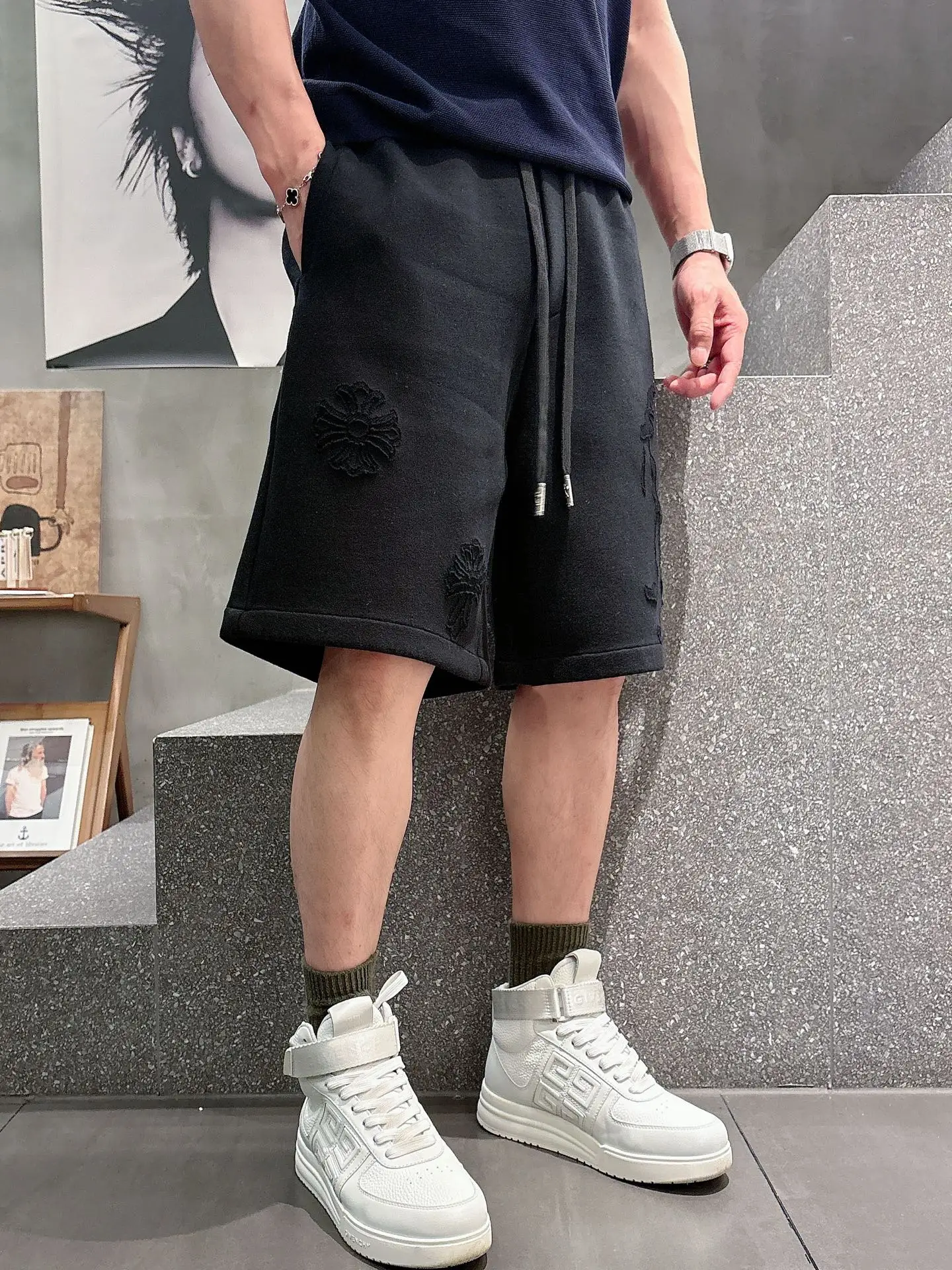 Logo-Embroidered Burnout Jersey Shorts D18011027 — view 2
