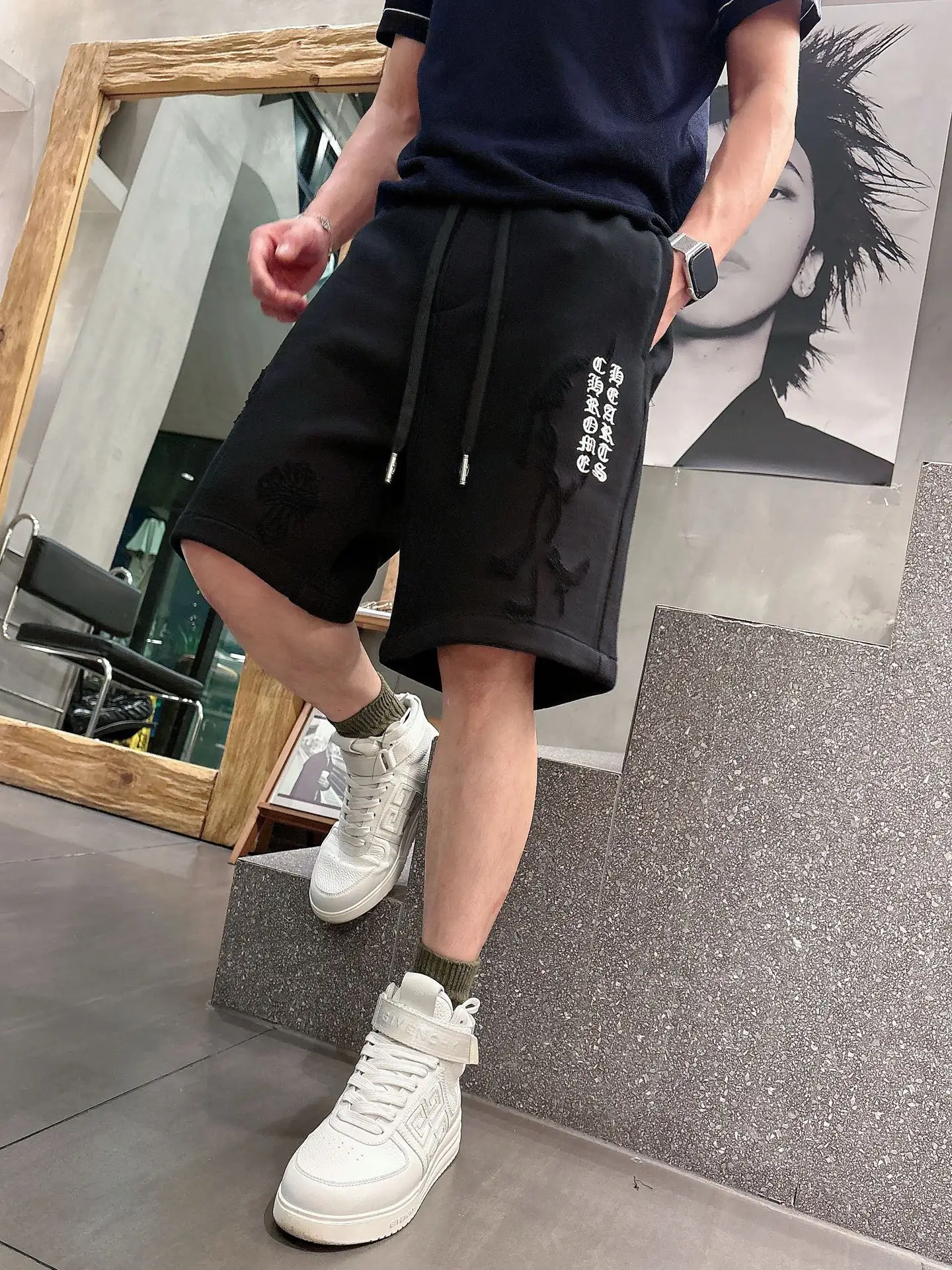 Logo-Embroidered Burnout Jersey Shorts D18011027 — view 4