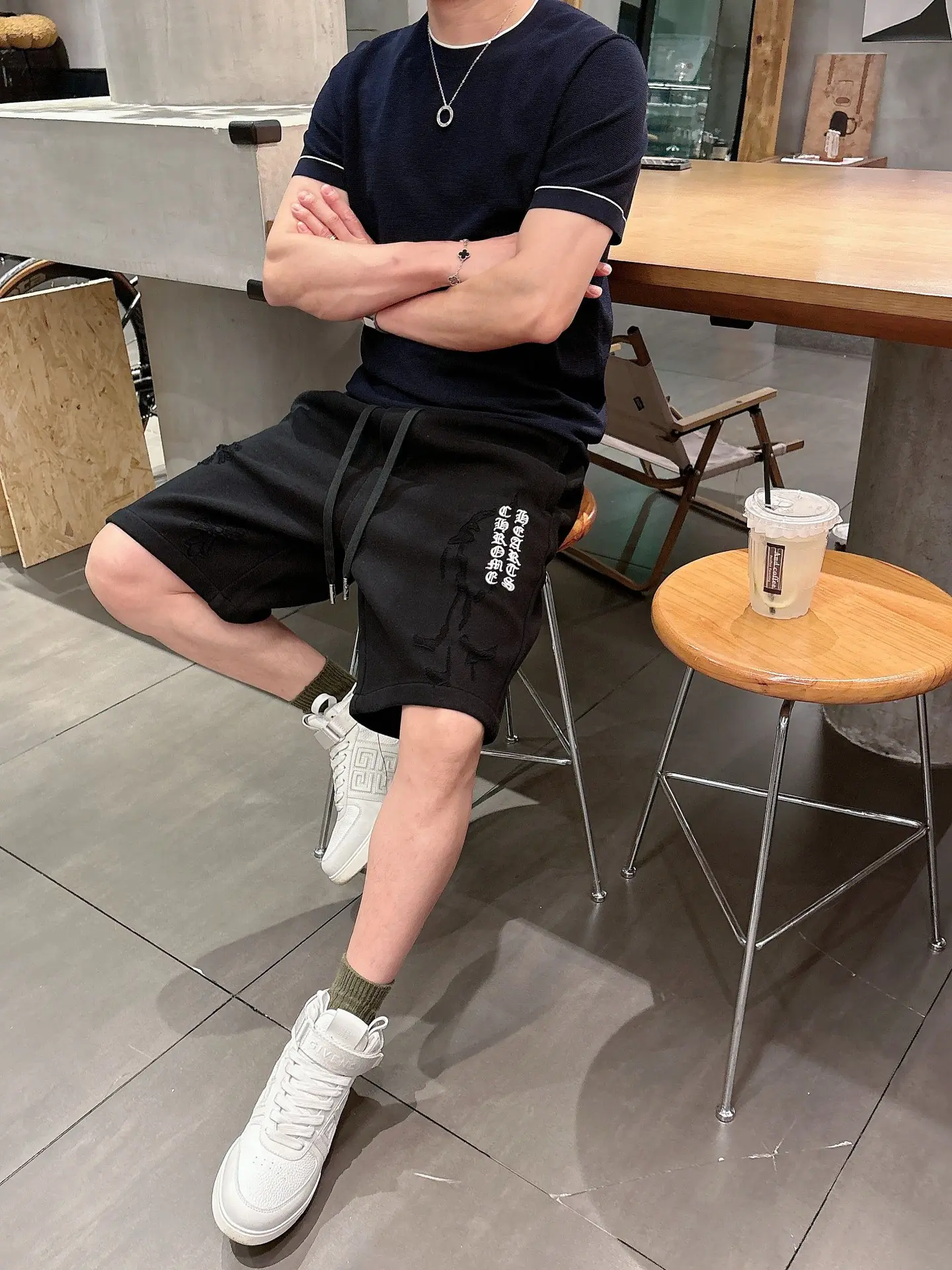 Logo-Embroidered Burnout Jersey Shorts D18011027 — view 9