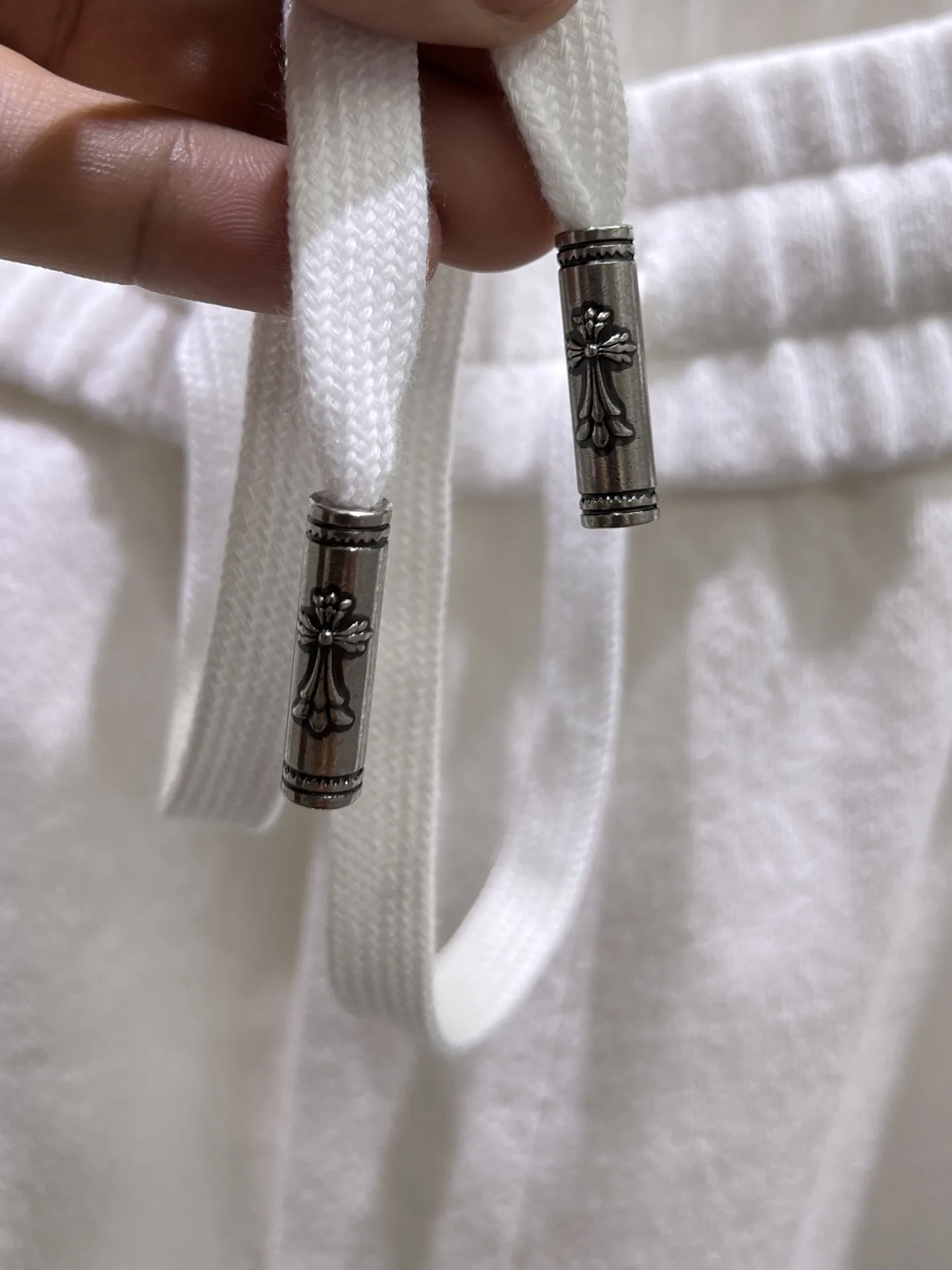 Embroidered Logo Drawstring Shorts D21011996 — view 4