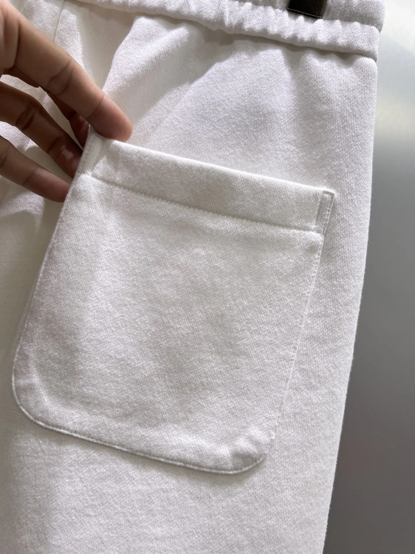 Embroidered Logo Drawstring Shorts D21011996 — view 8