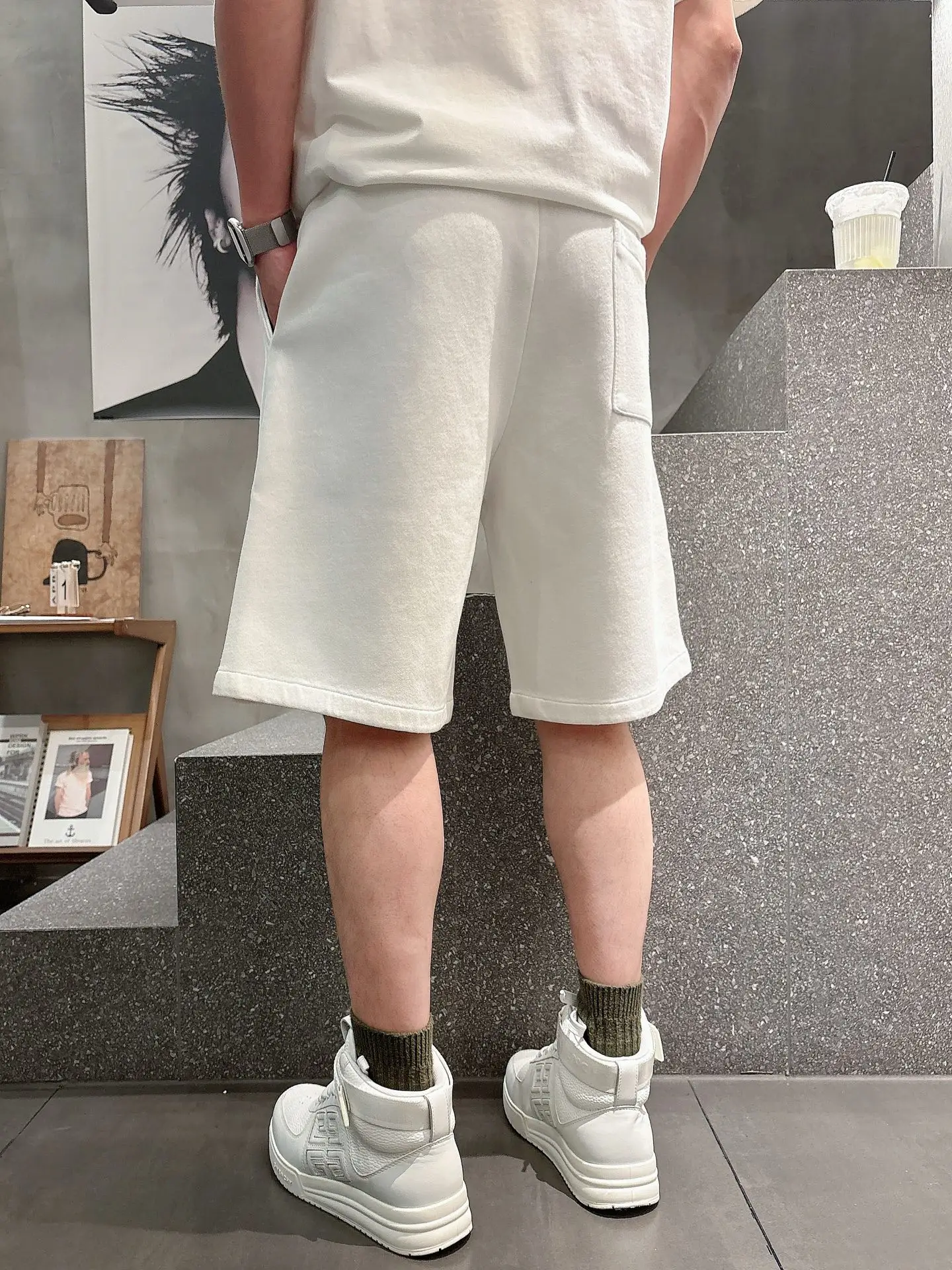 Interlocking G Laser-Cut Jersey Shorts D18011024 — view 3