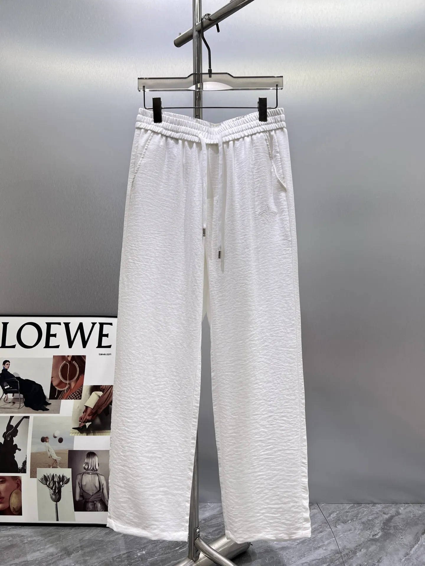 Embroidered Logo Straight-Leg Sweatpants D20511011