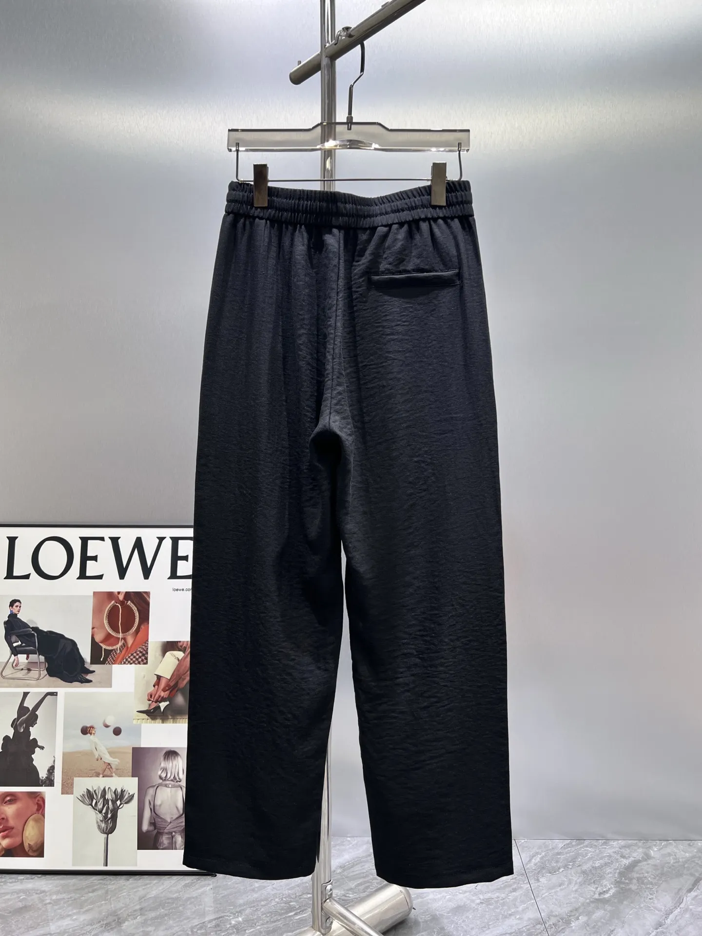 Embroidered Logo Drawstring Sweatpants D20511012 — view 2