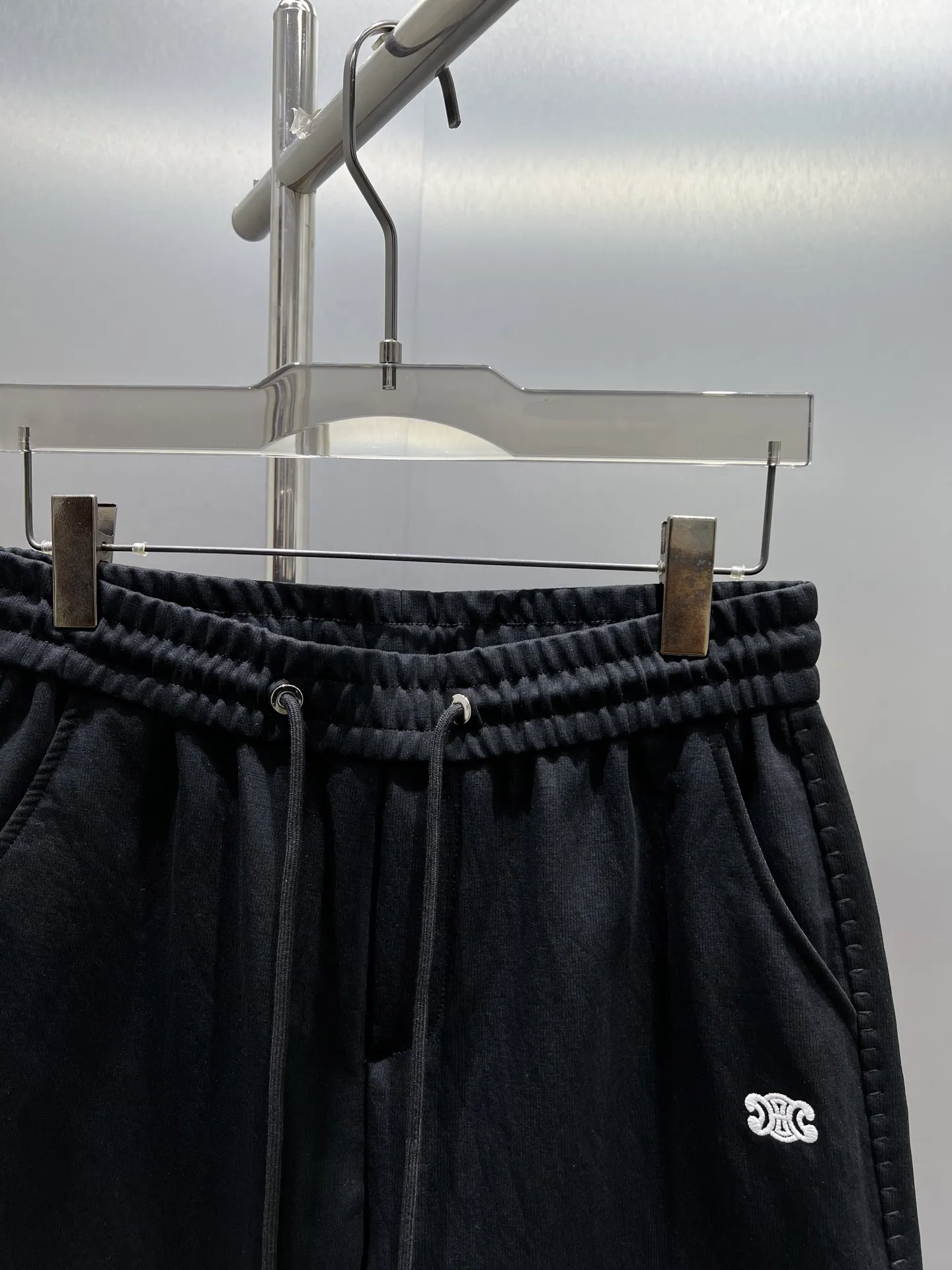 Embroidered Logo Drawstring Shorts D17011008 — view 3
