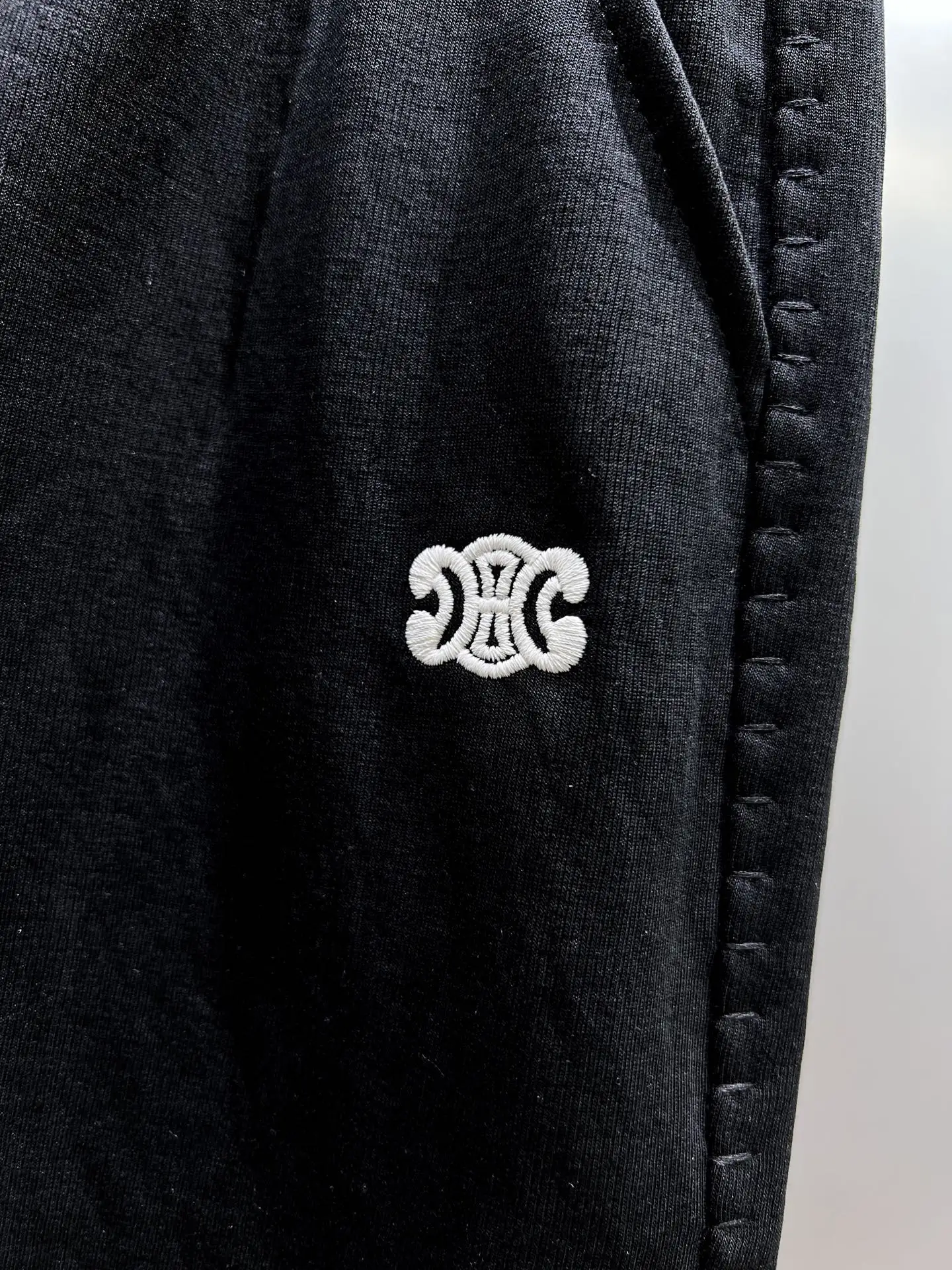 Embroidered Logo Drawstring Shorts D17011008 — view 5
