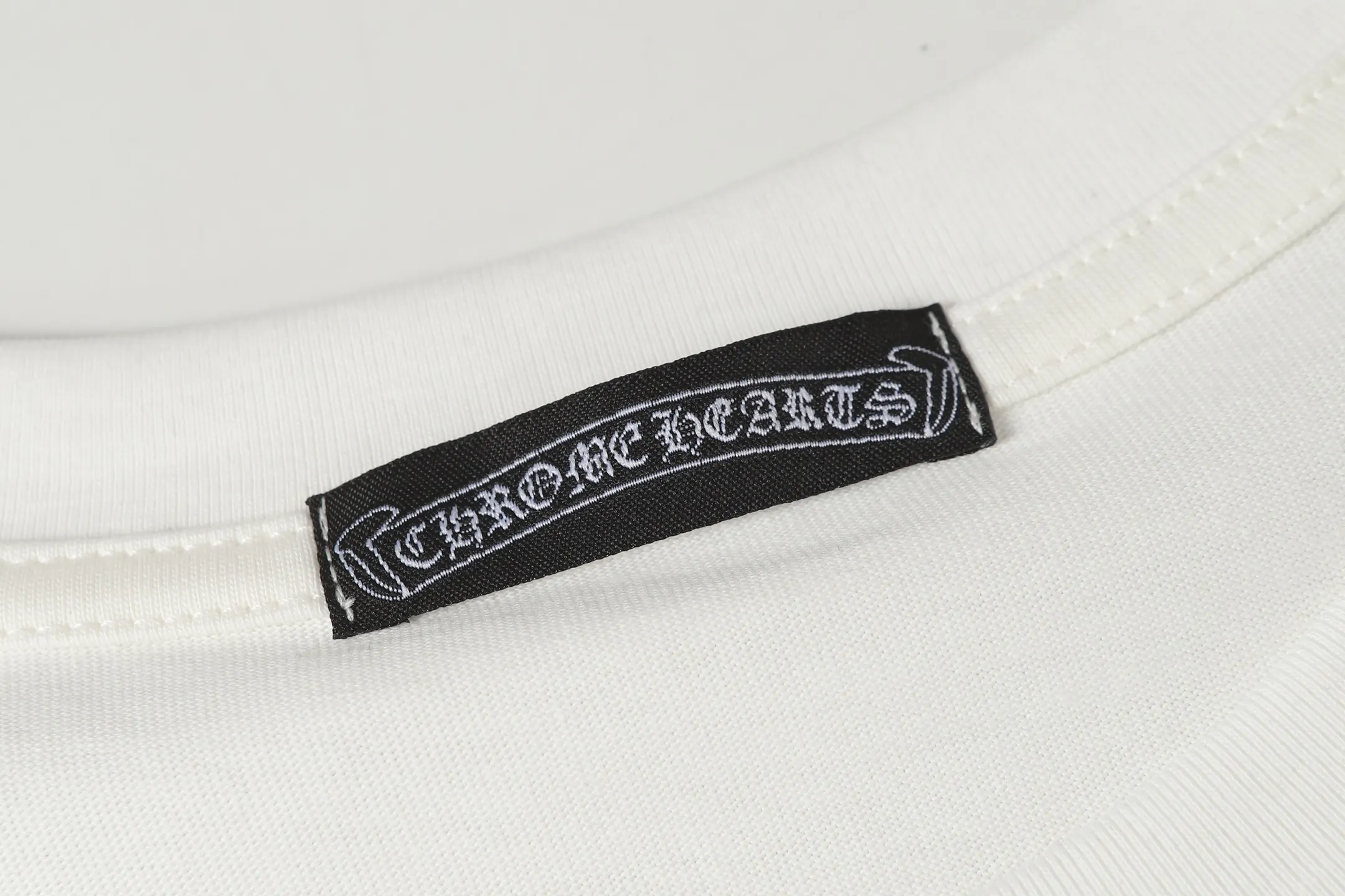 Cross Patch Embroidered Cotton T-Shirt D10513541 — view 5