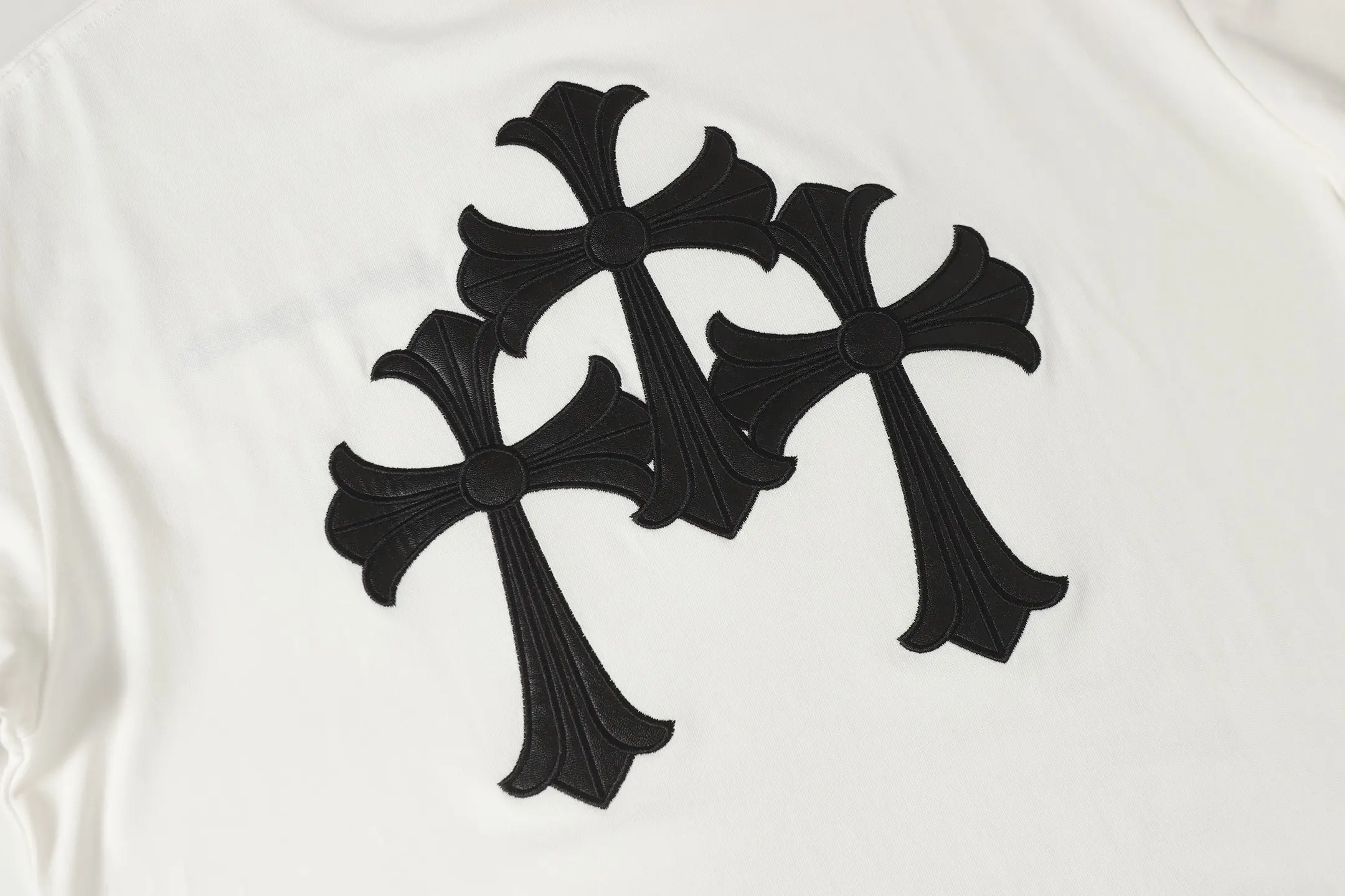 Cross Patch Embroidered Cotton T-Shirt D10513541 — view 8