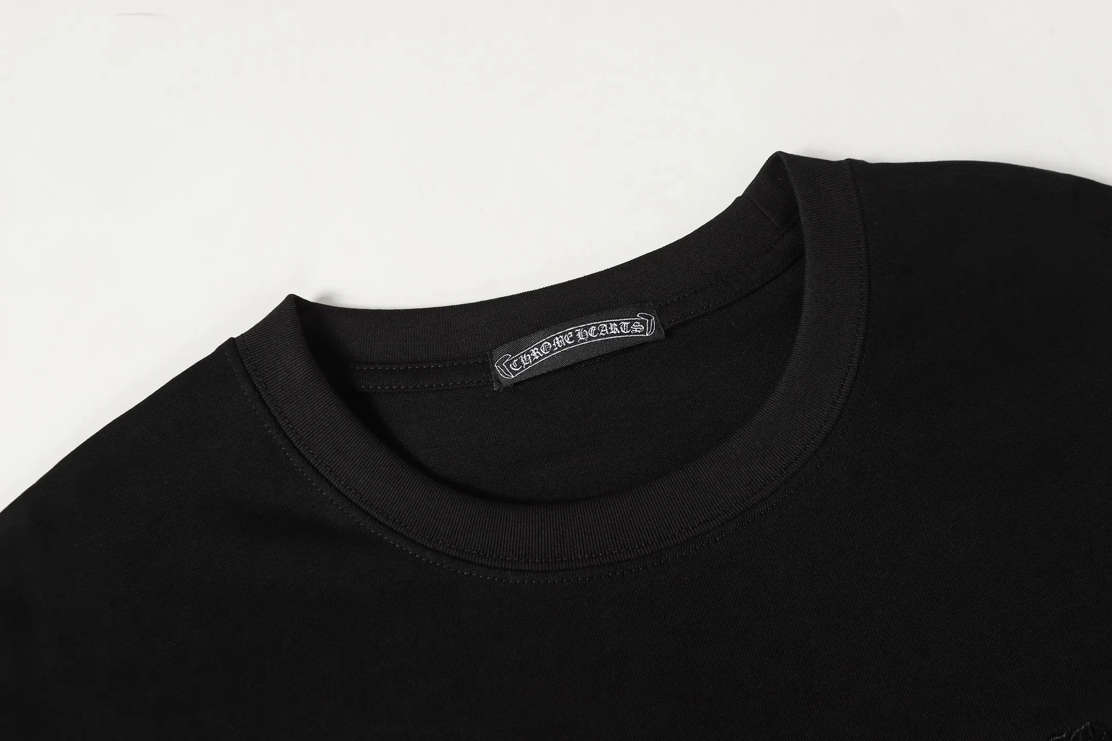 Cross Patch Embroidered Heavyweight T-Shirt D10513540 — view 4