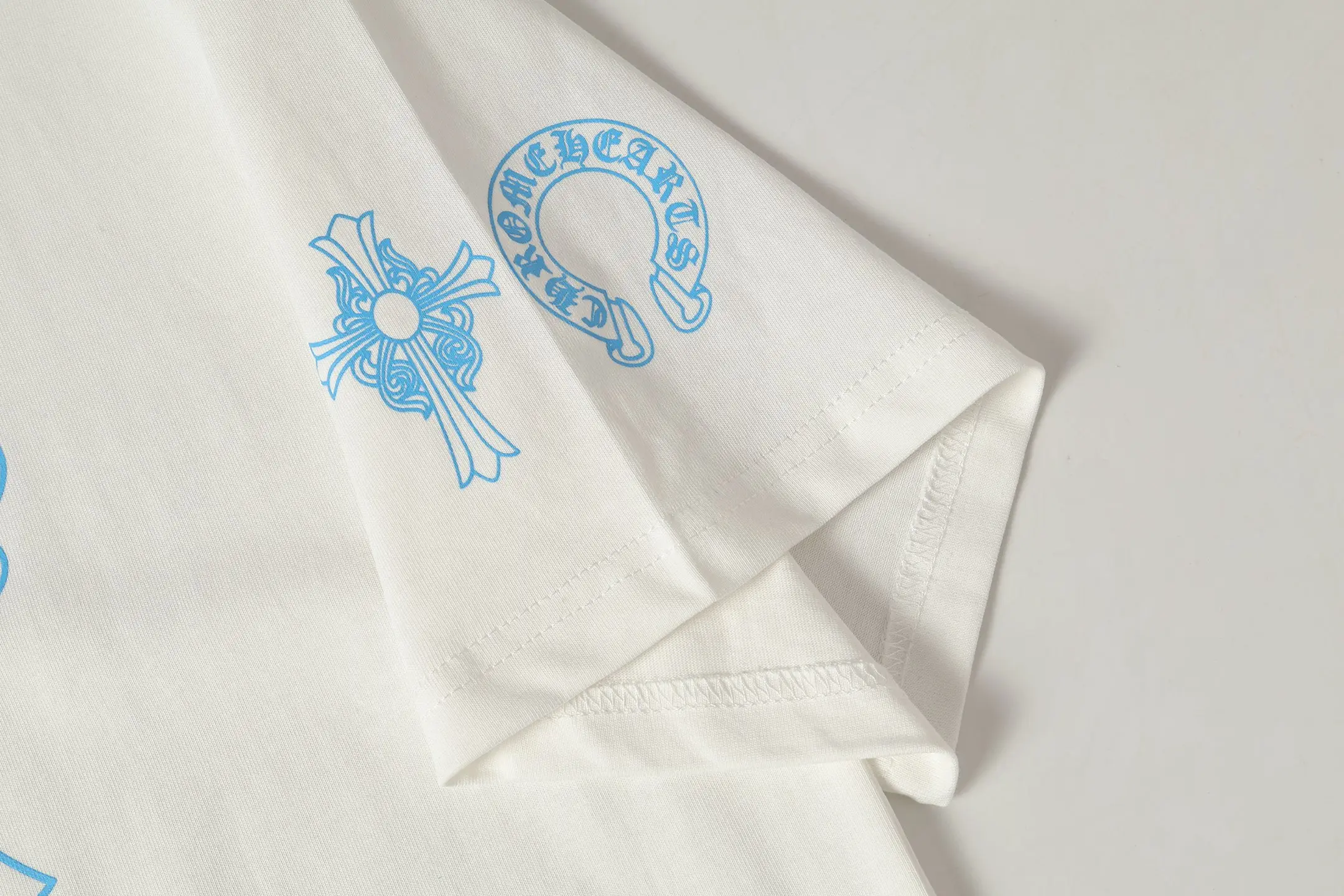 Cross Print Cotton Pocket T-Shirt D9513554 — view 8