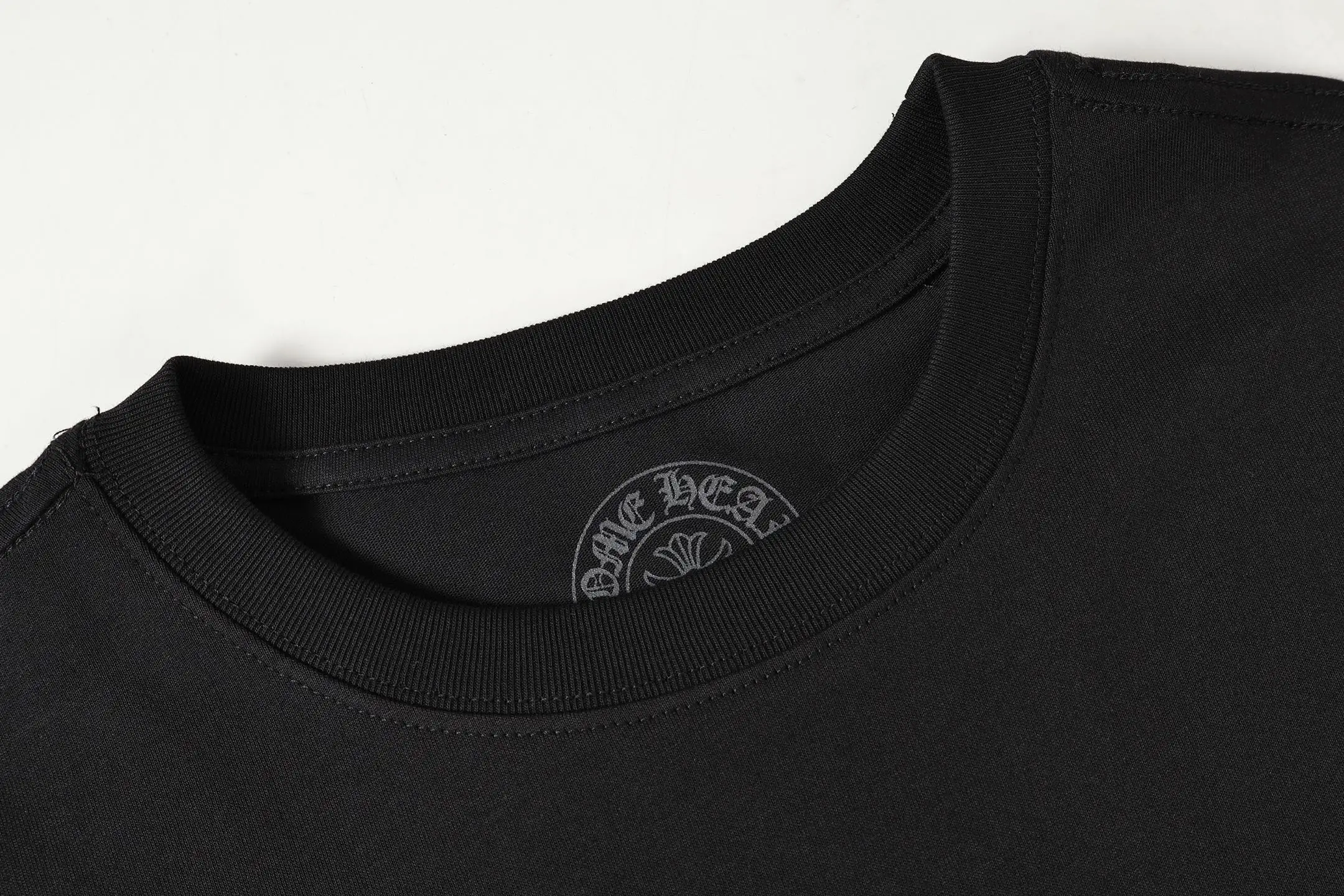 Cross Logo Graphic Pocket T-Shirt D9513556 — view 4