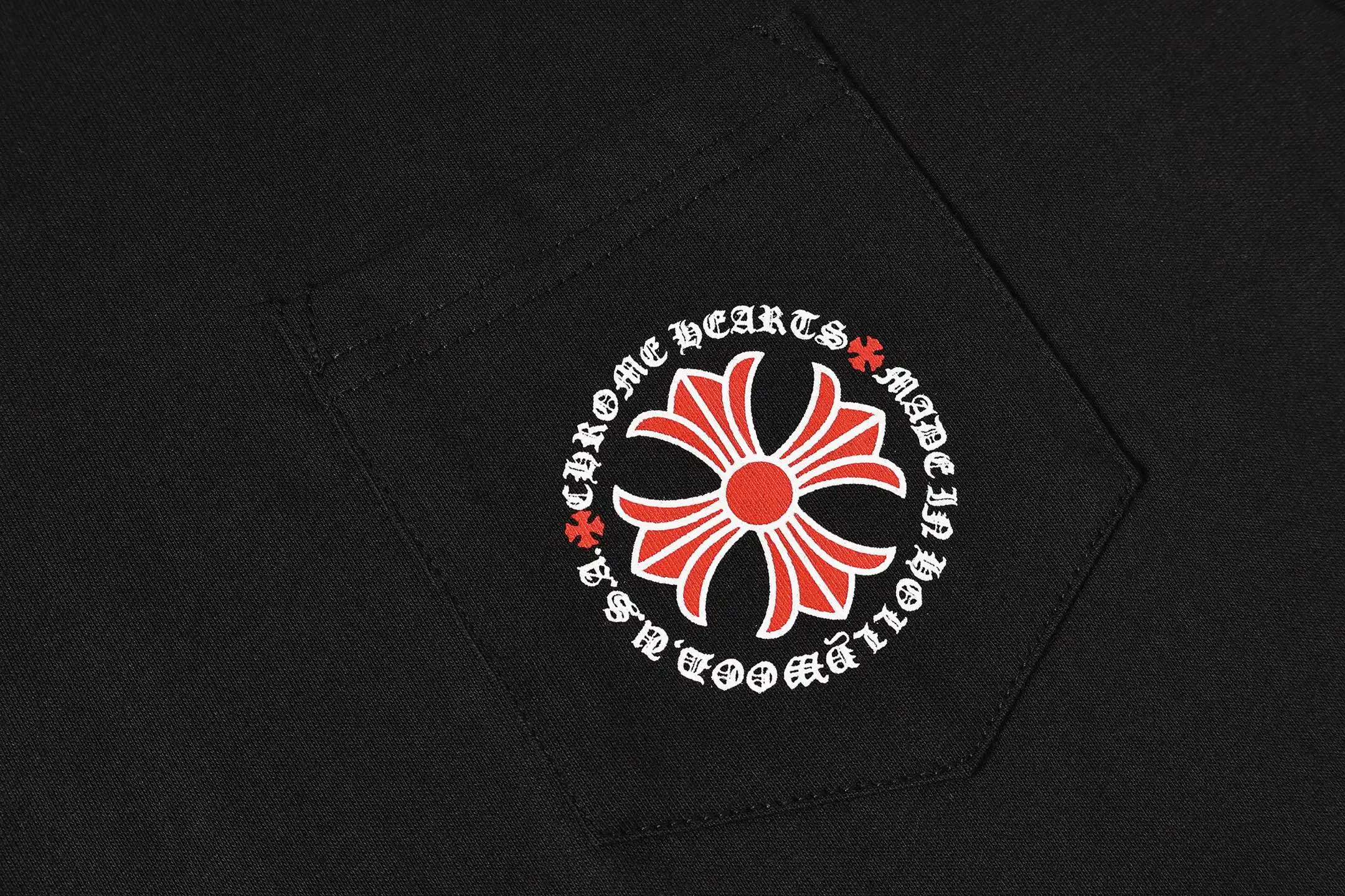 Cross Logo Graphic Pocket T-Shirt D9513556 — view 6