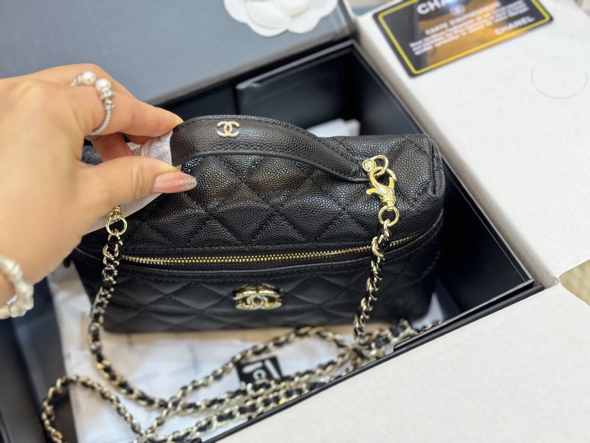 Quilted Caviar Leather Vanity Case D42017851 — view 3