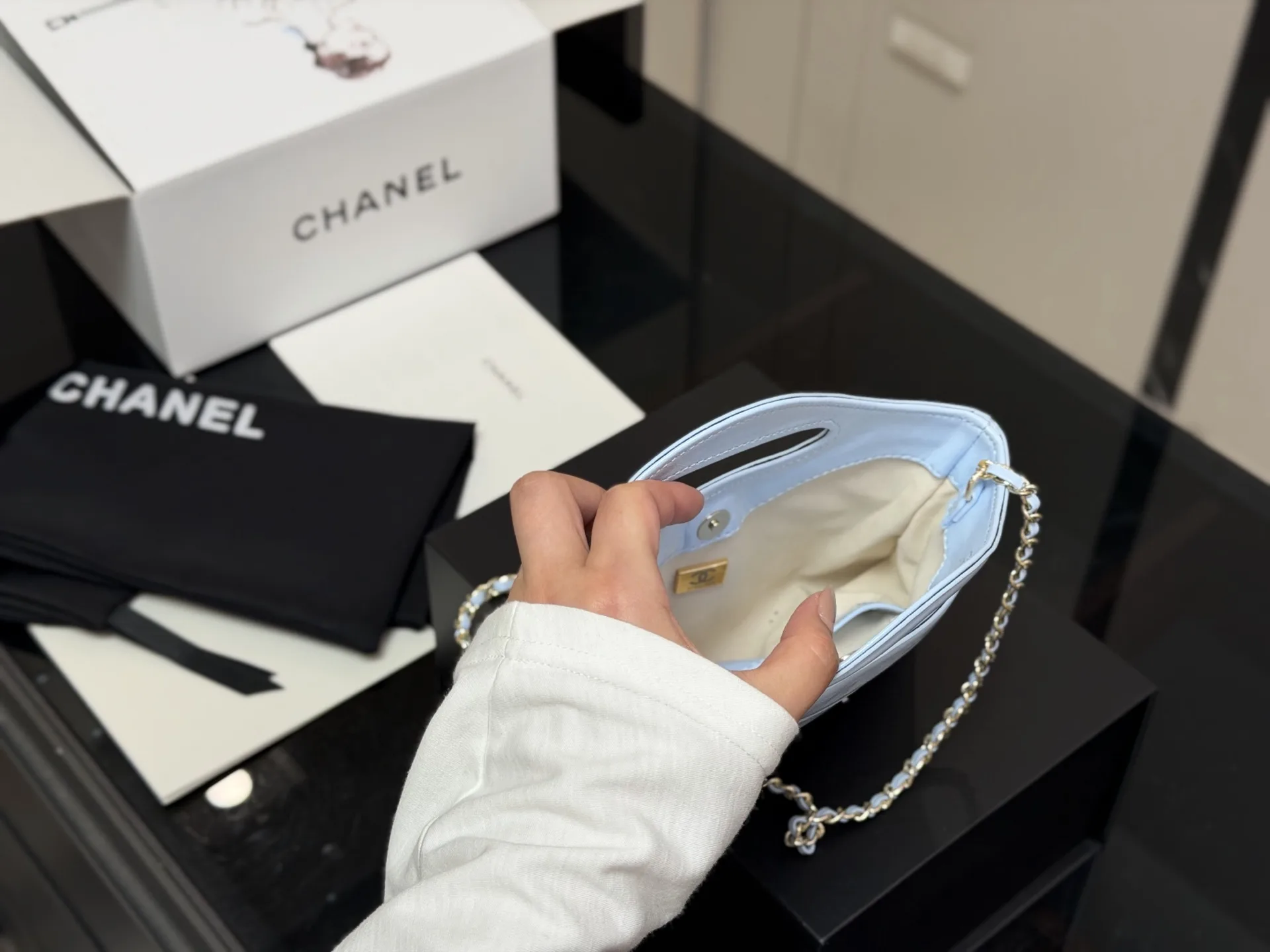 Chanel 31 Mini Top-Handle Bag D26018373 — view 4