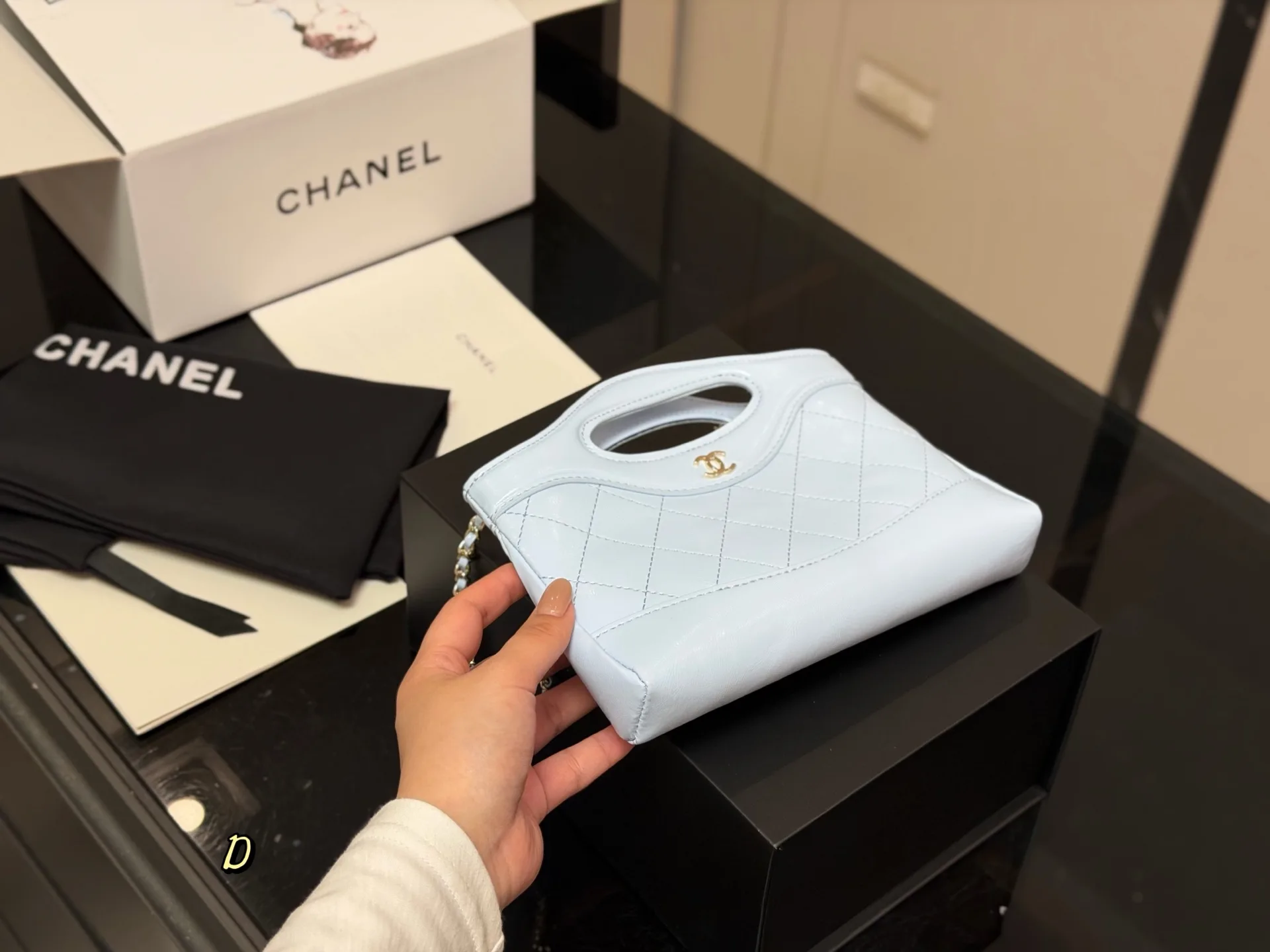 Chanel 31 Mini Top-Handle Bag D26018373 — view 5