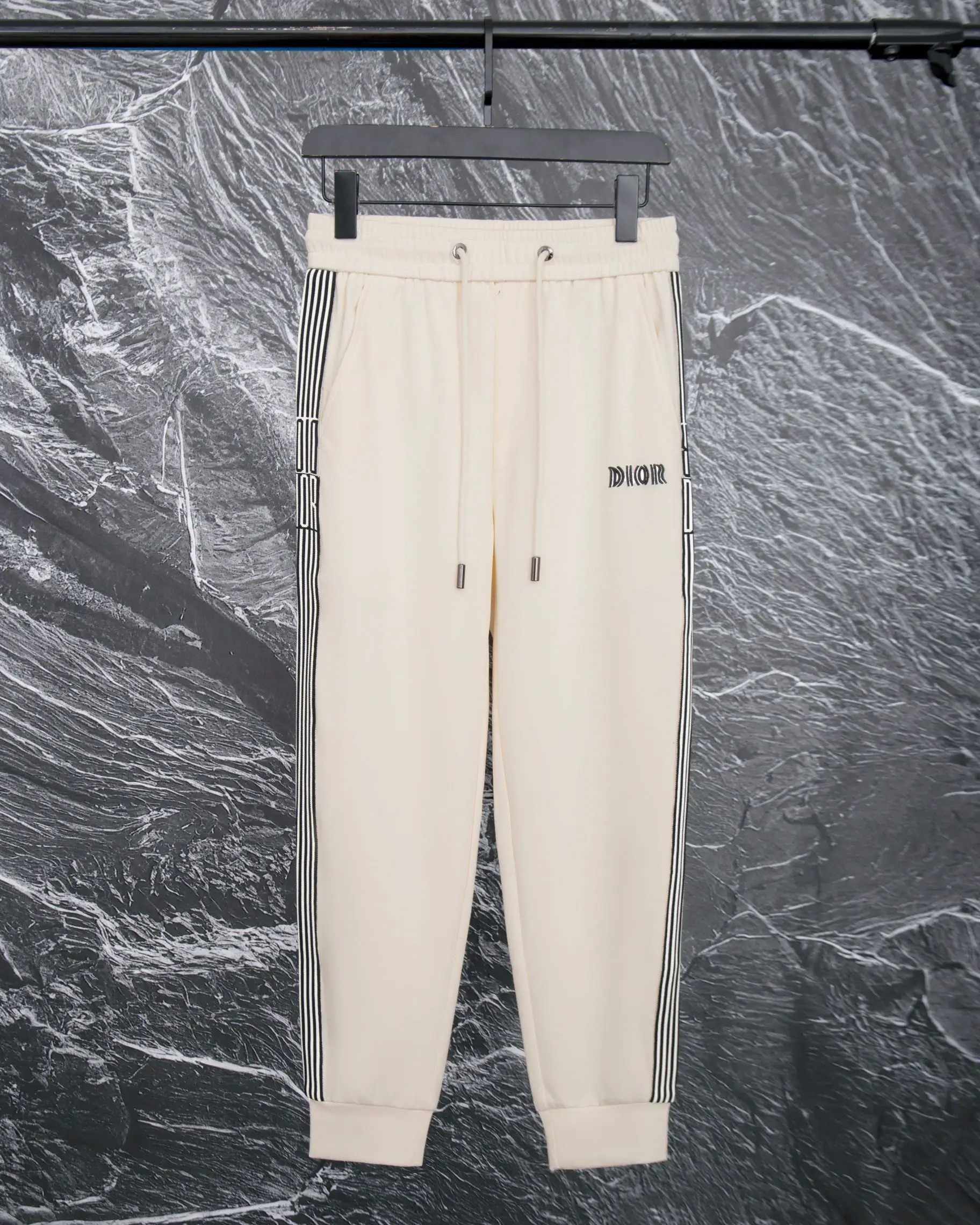 Logo-Embroidered Taped Sweatpants D19512925