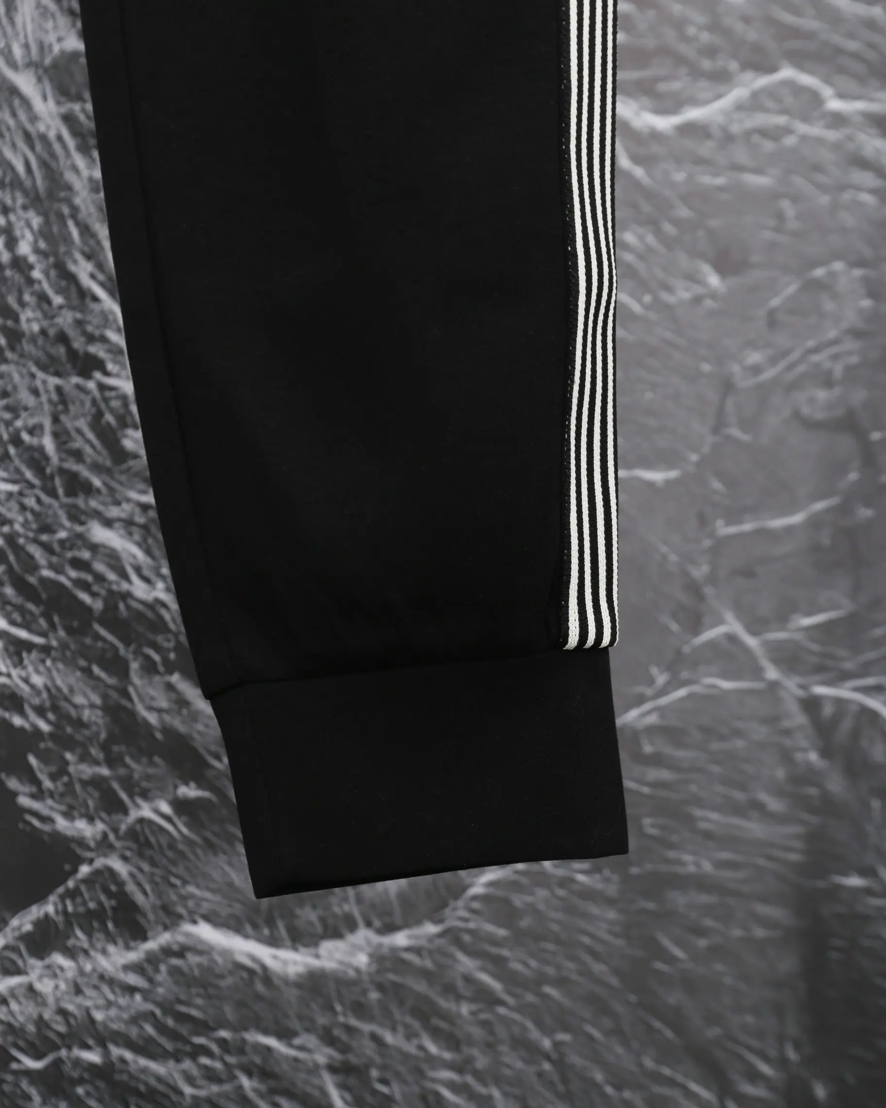 Logo-Embroidered Taped Sweatpants D19512924 — view 9