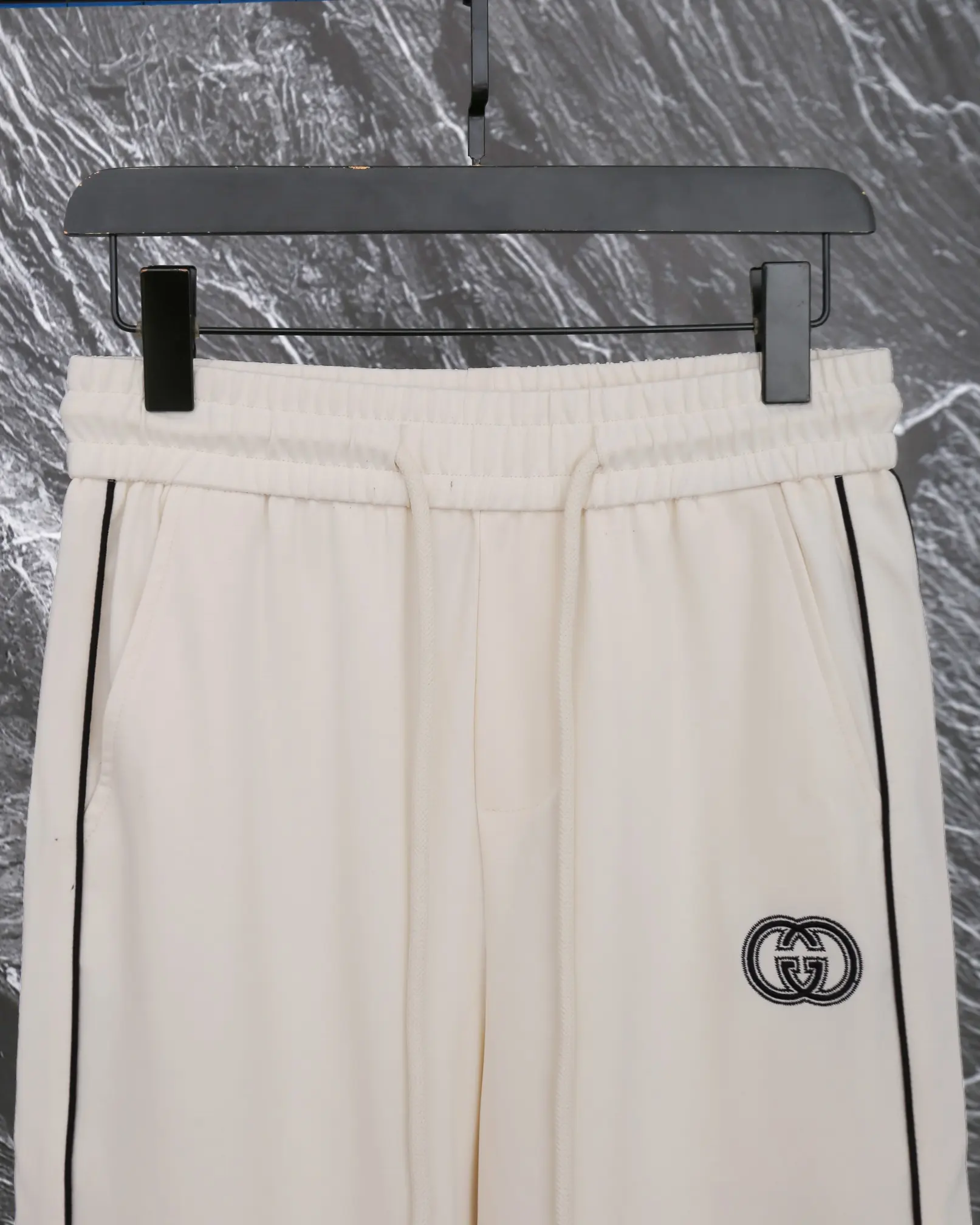 Logo-Embroidered Webbing Trim Sweatpants D20012918 — view 3