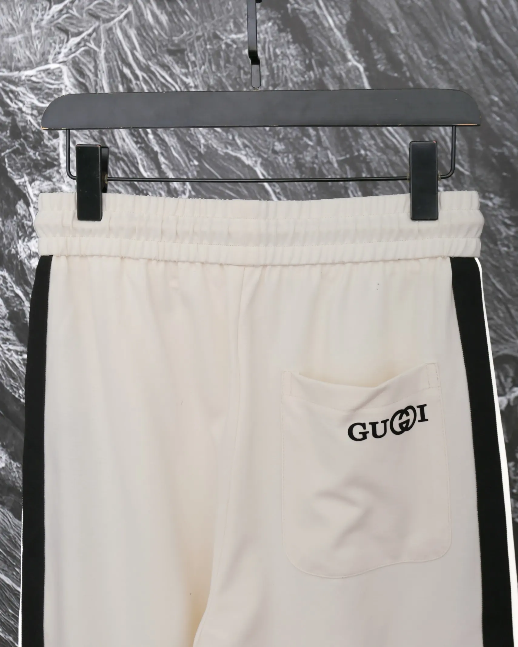 Logo-Embroidered Webbing Trim Sweatpants D20012918 — view 4
