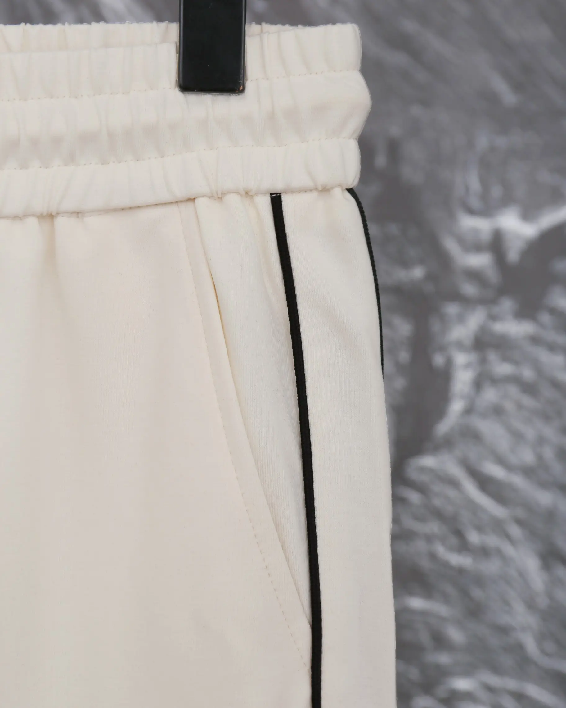 Logo-Embroidered Webbing Trim Sweatpants D20012918 — view 5