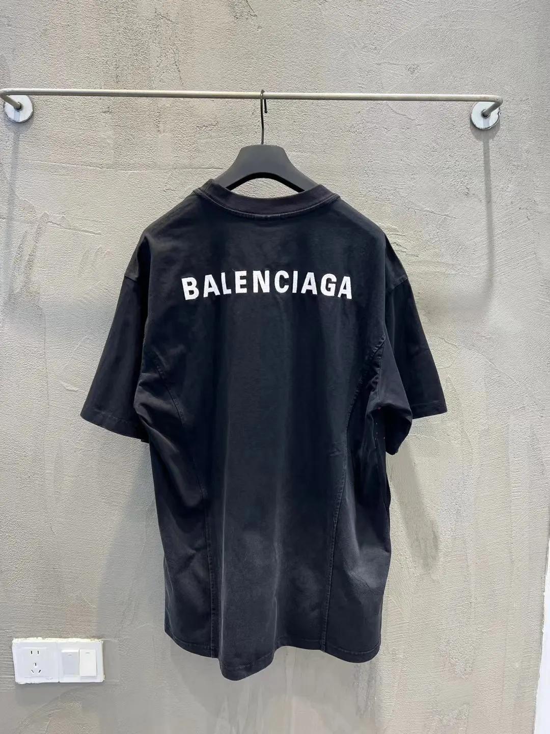 Logo Embroidery Distressed Oversized T-Shirt D18018683 — view 11