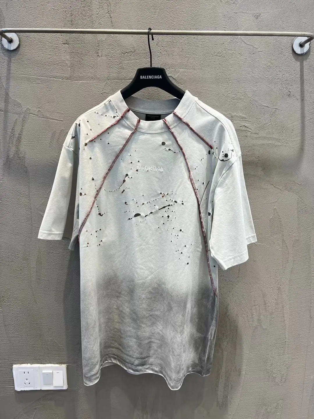 Logo Embroidery Distressed Oversized T-Shirt D18018683 — view 26