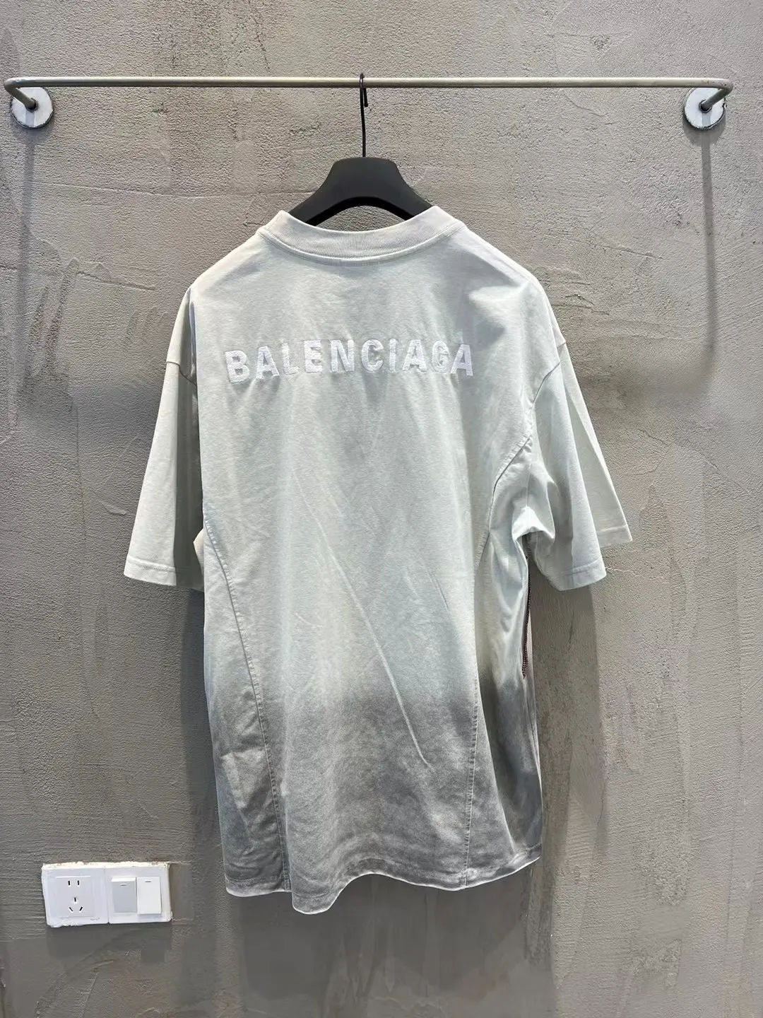 Logo Embroidery Distressed Oversized T-Shirt D18018683 — view 27