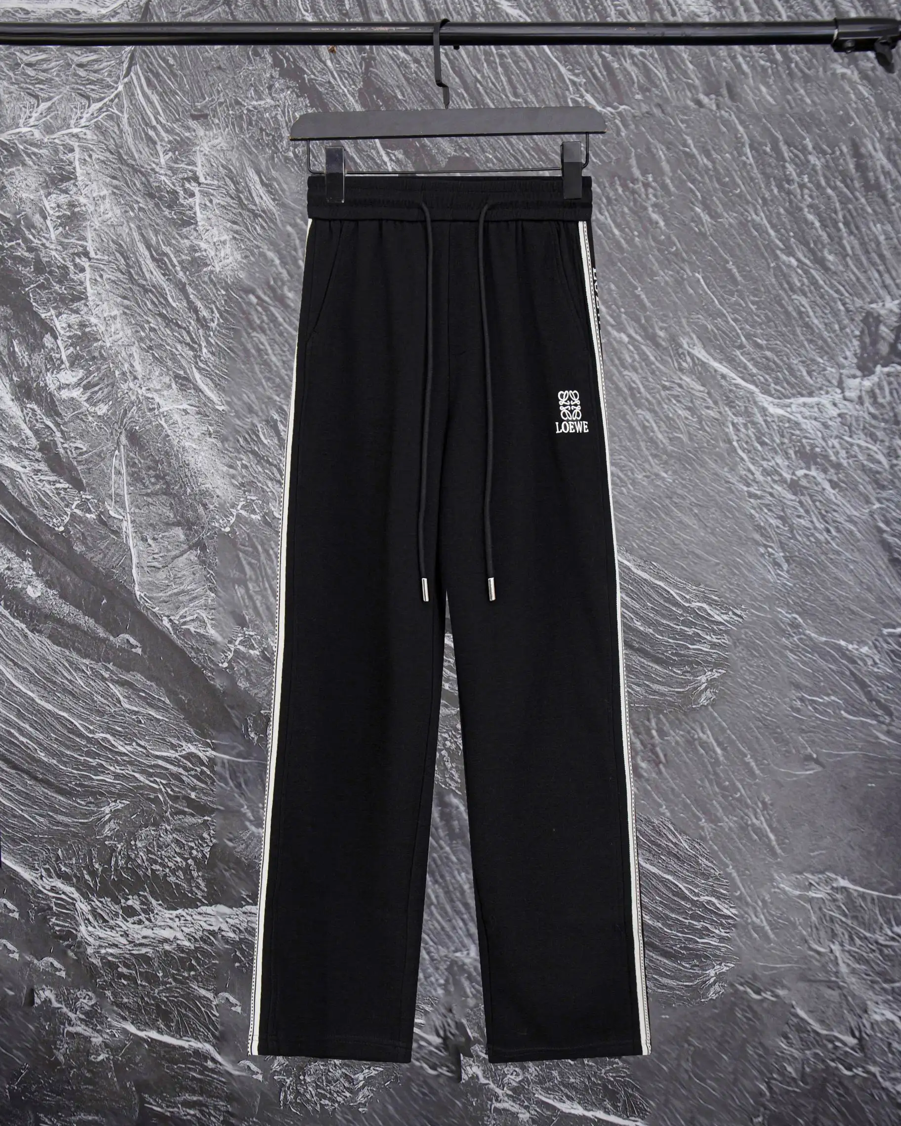 Logo-Embroidered Side-Stripe Sweatpants D20012917