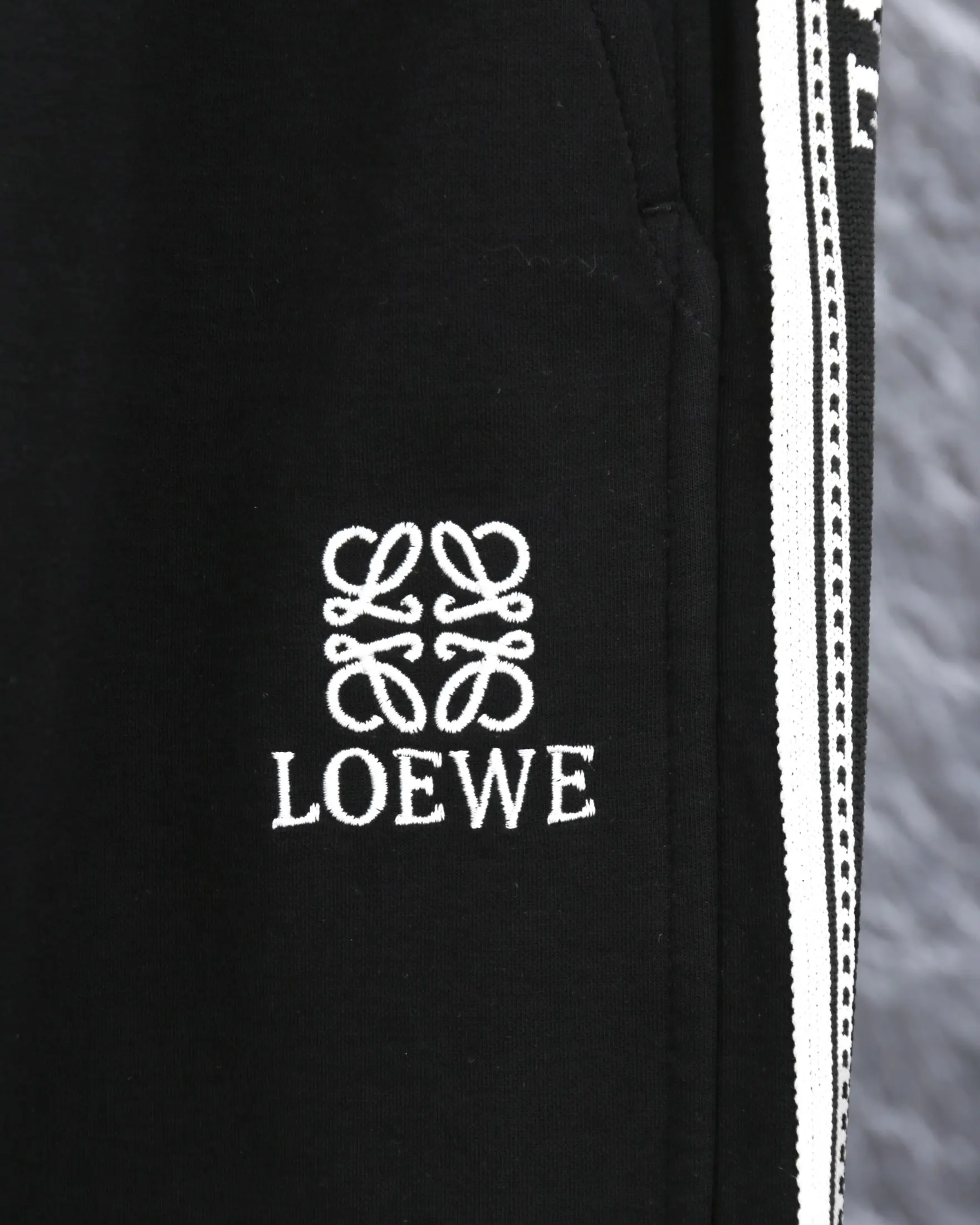 Logo-Embroidered Side-Stripe Sweatpants D20012917 — view 4