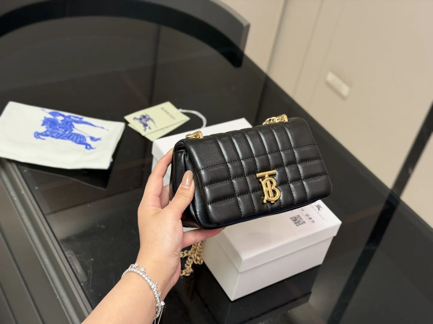 Lola Quilted Leather Shoulder Bag D26518451 — view 5