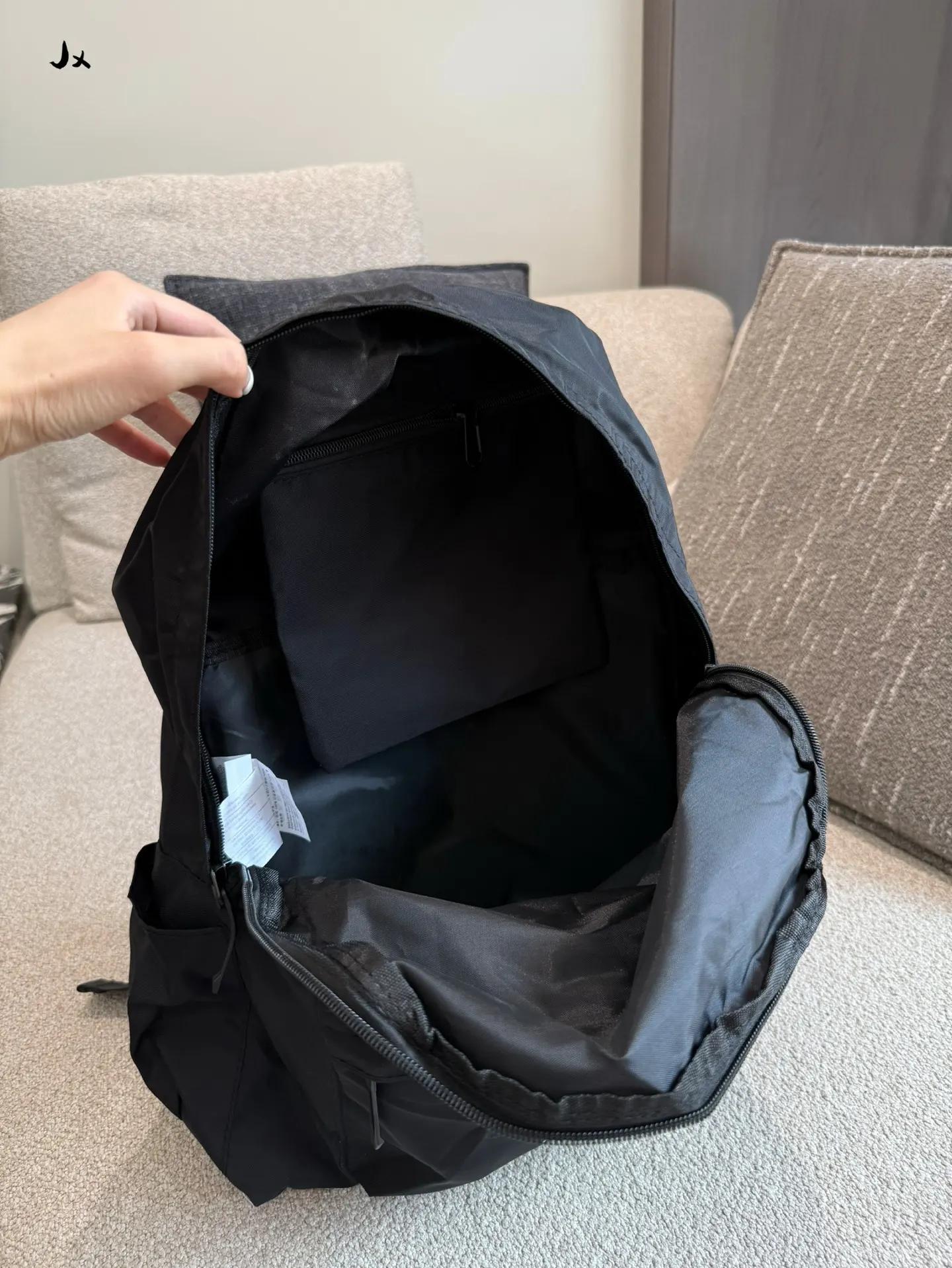 Arcteryx Lightweight Hiking Backpack D26518453 — view 4