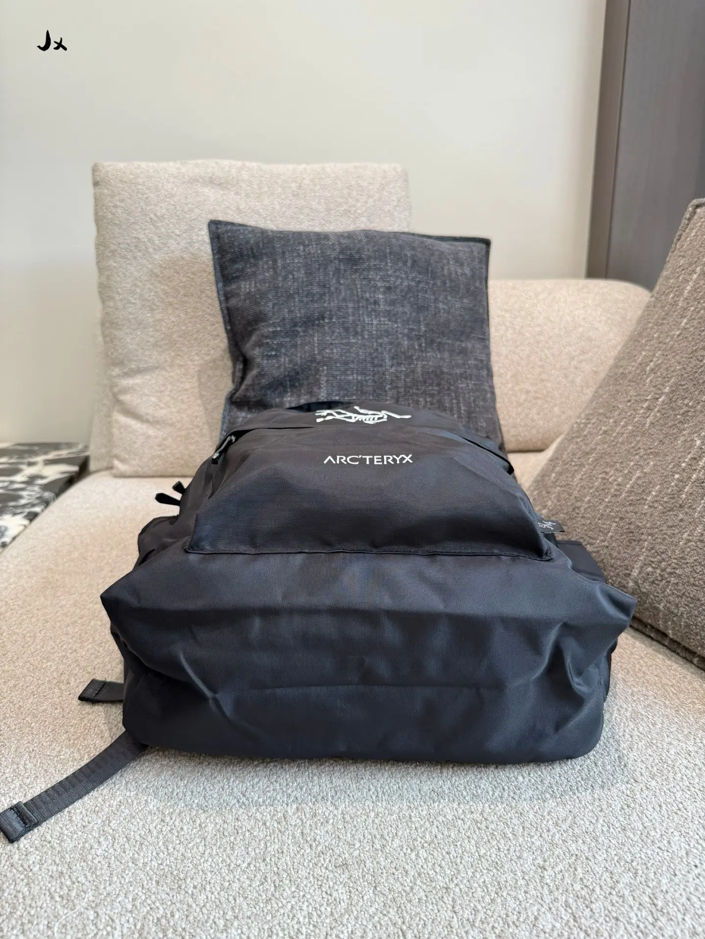 Arcteryx Lightweight Hiking Backpack D26518453 — view 6